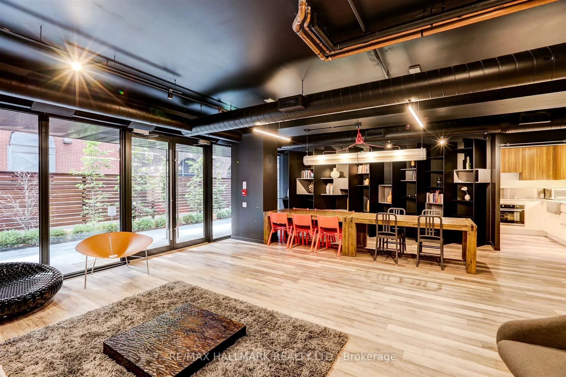383 Sorauren Avenue, #209