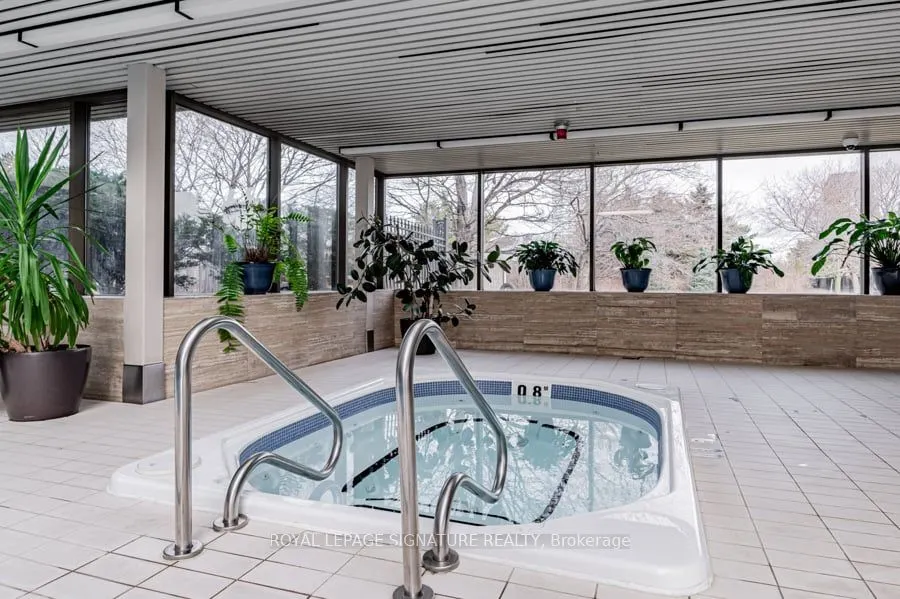 2045 Lake Shore Boulevard W, #1008