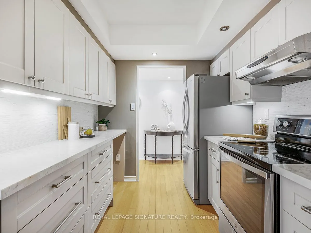 2045 Lake Shore Boulevard W, #1008