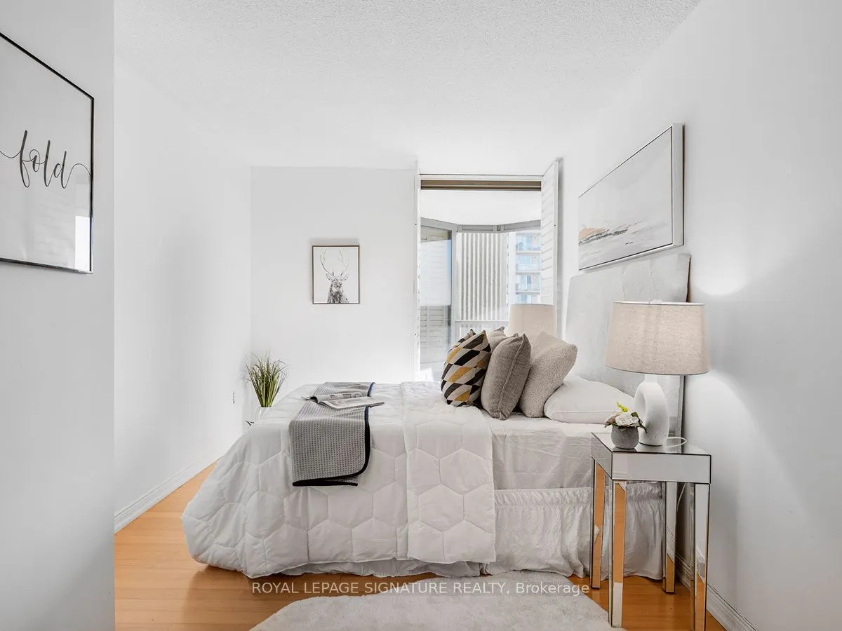 2045 Lake Shore Boulevard W, #1008