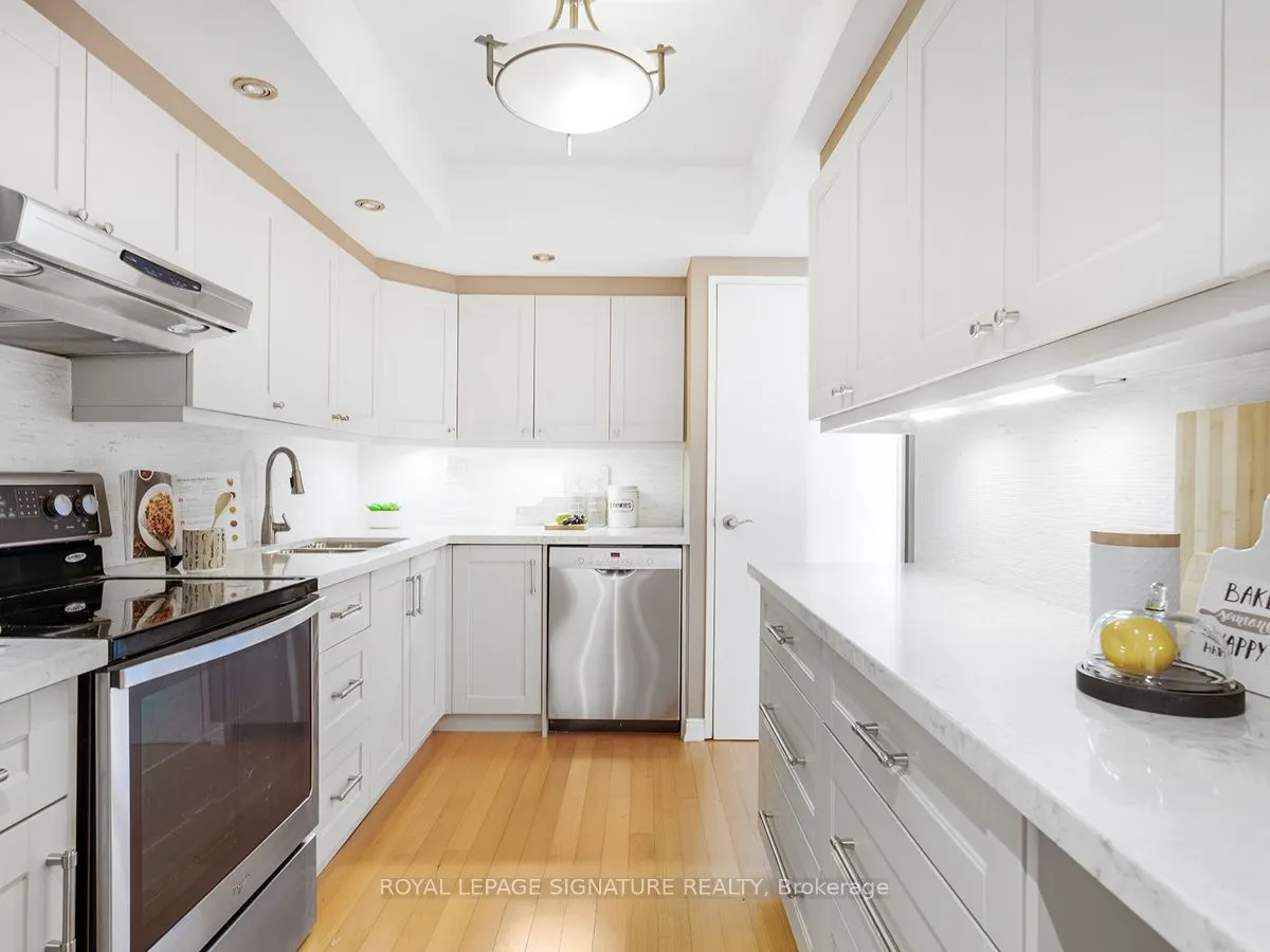 2045 Lake Shore Boulevard W, #1008