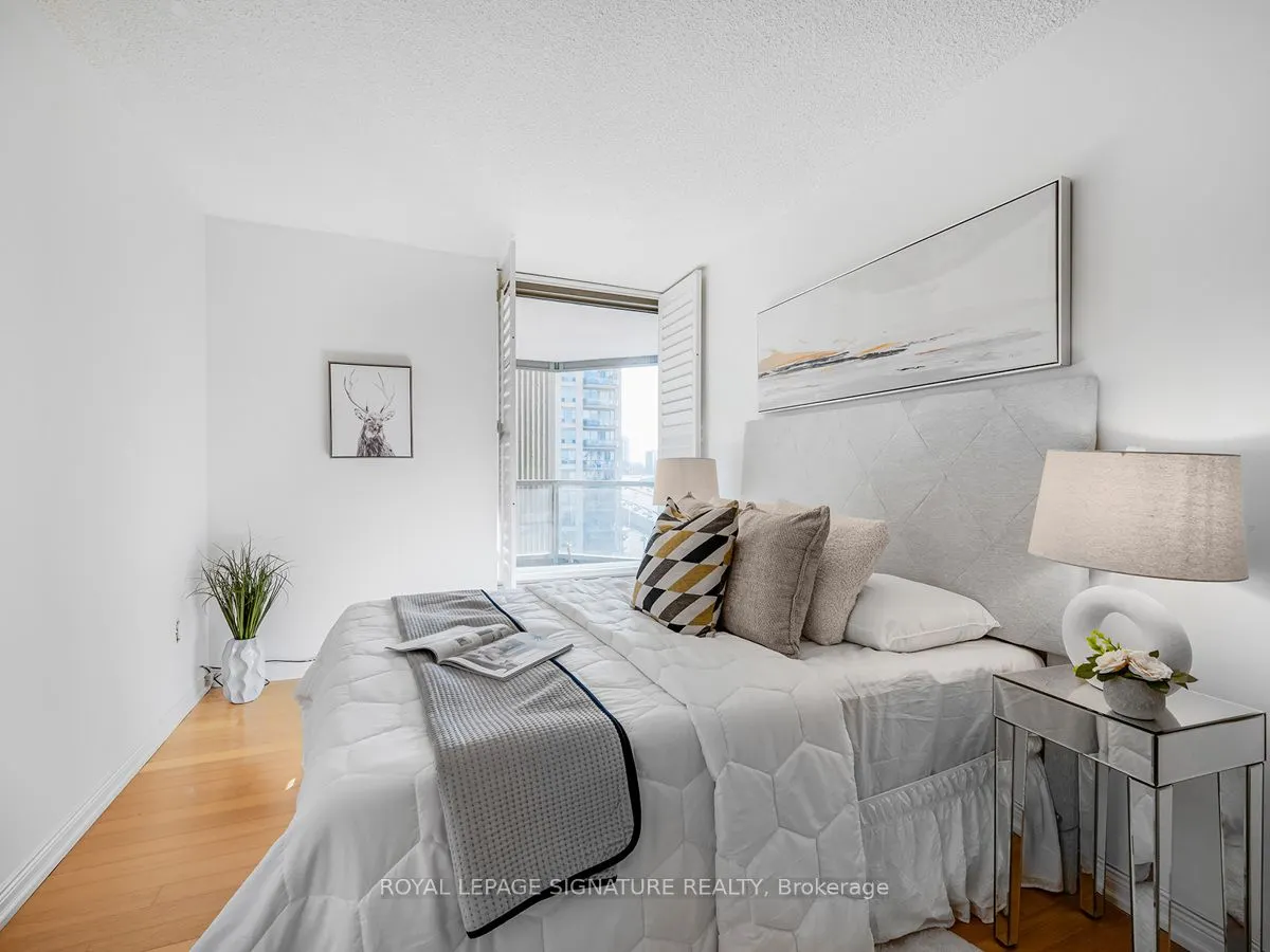 2045 Lake Shore Boulevard W, #1008