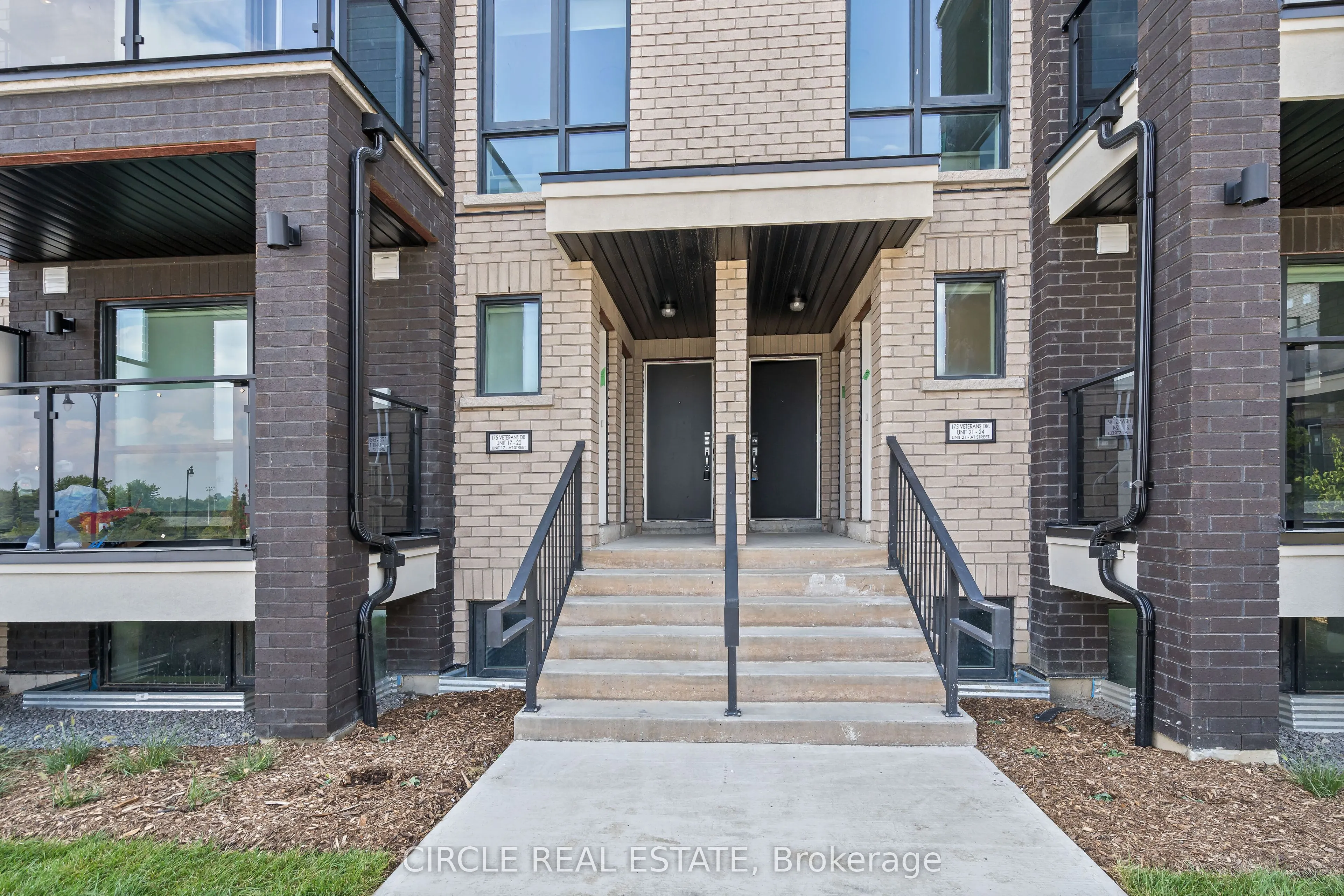 175 Veterans Drive, #20