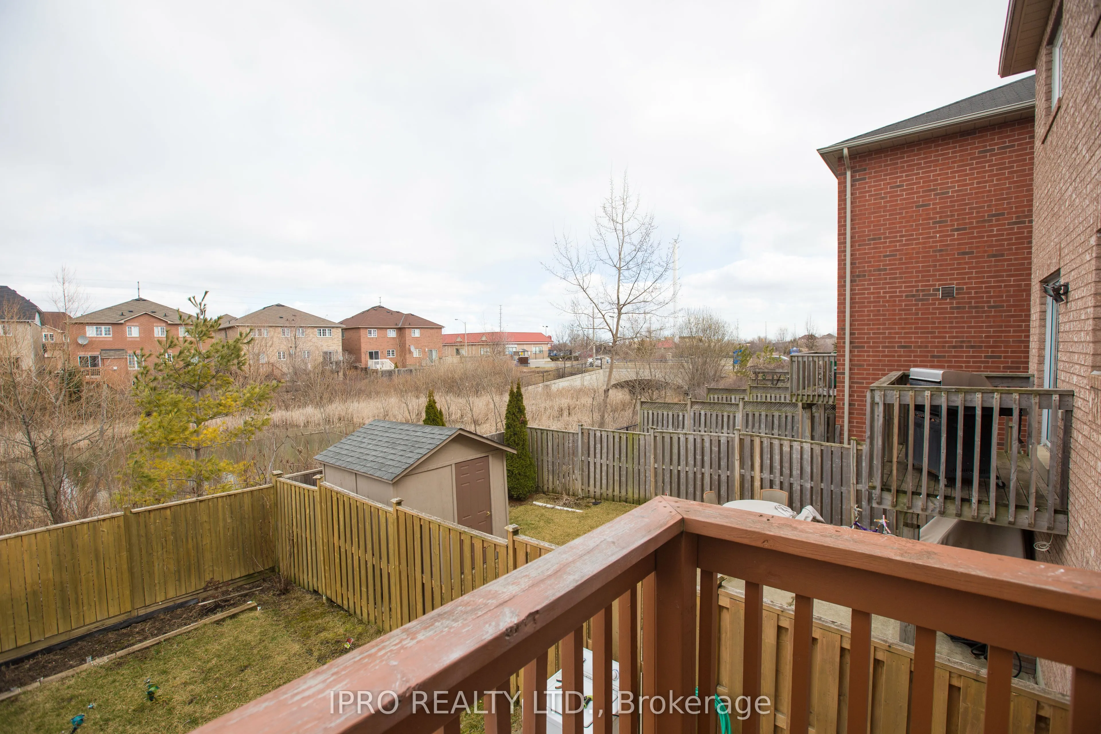 16 Lonestar Crescent