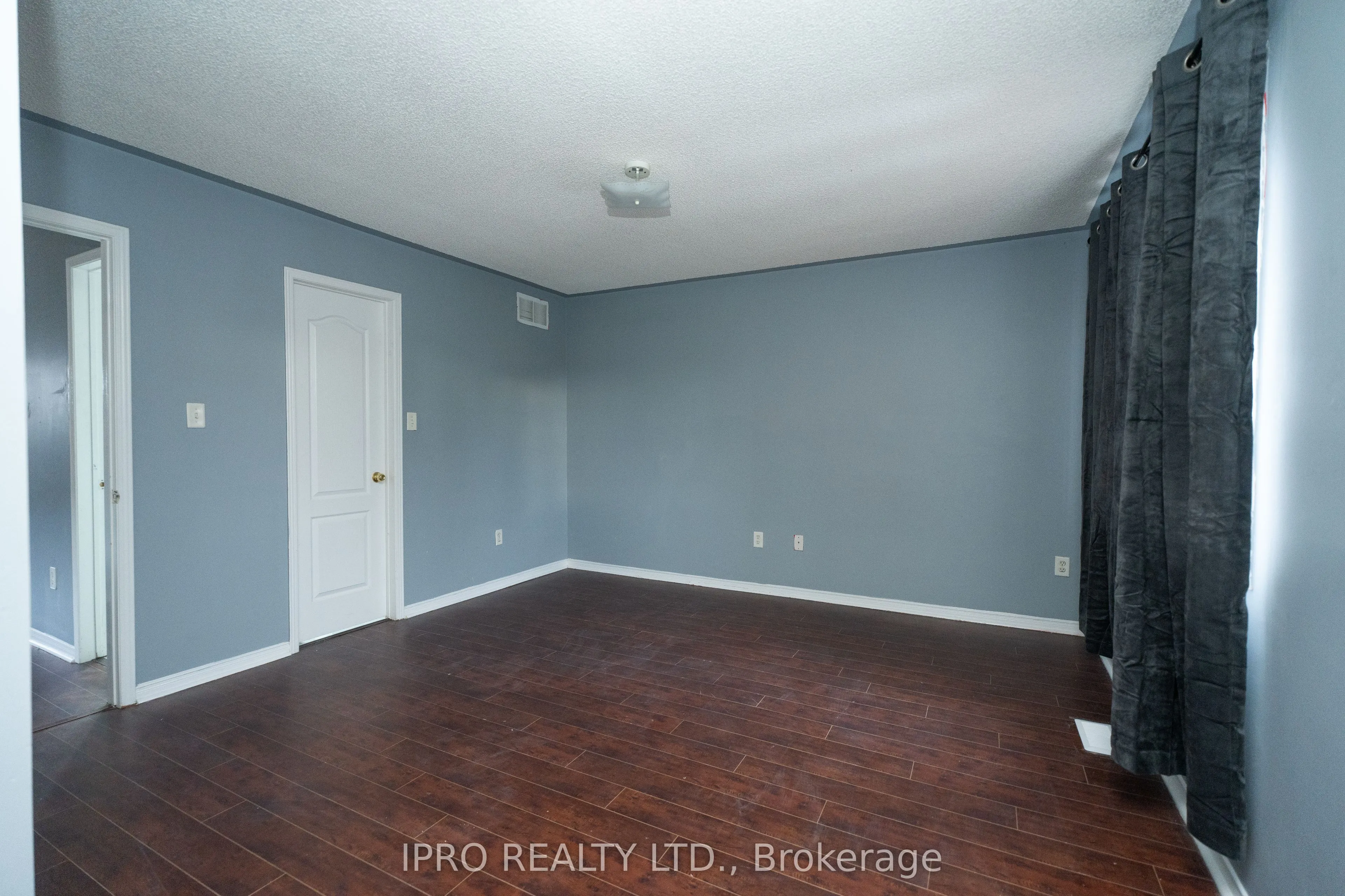 16 Lonestar Crescent