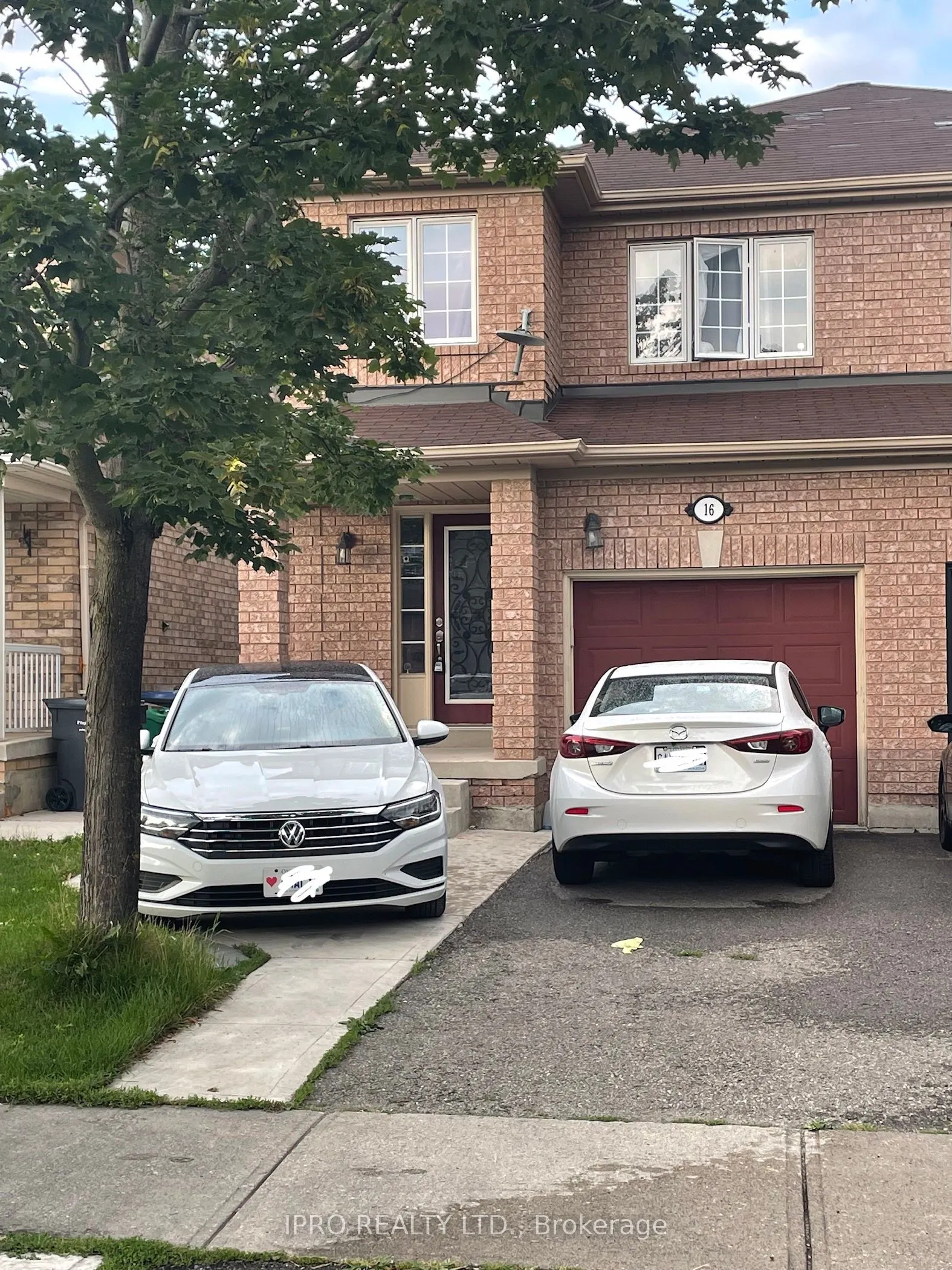 16 Lonestar Crescent