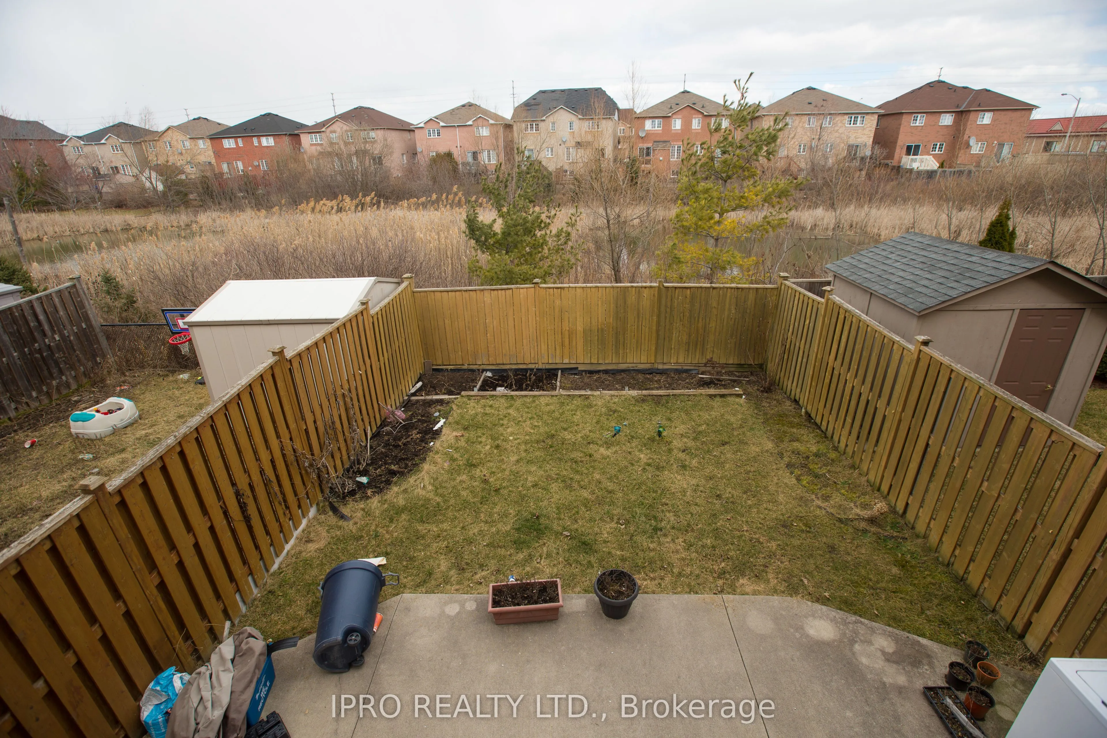 16 Lonestar Crescent