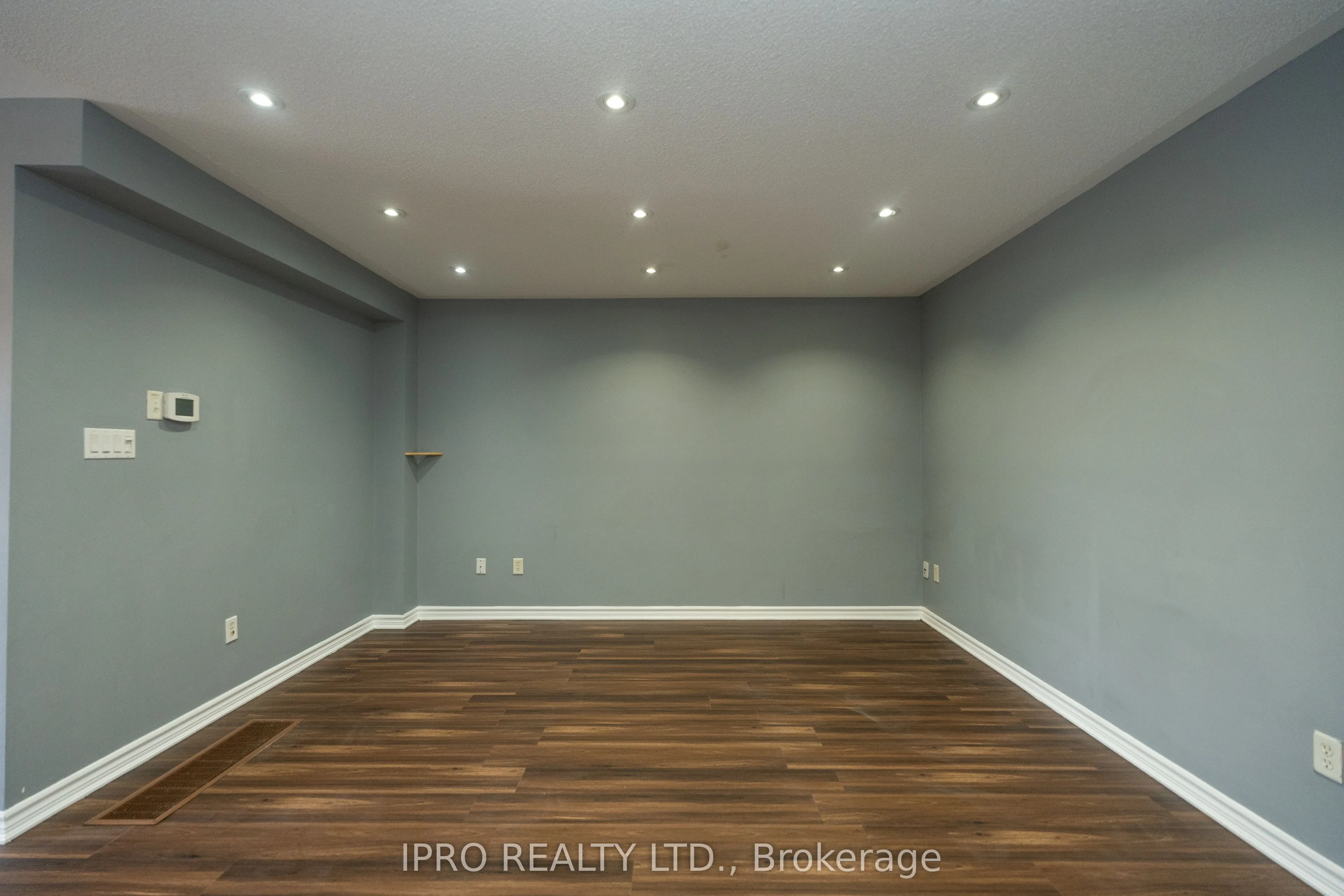 16 Lonestar Crescent
