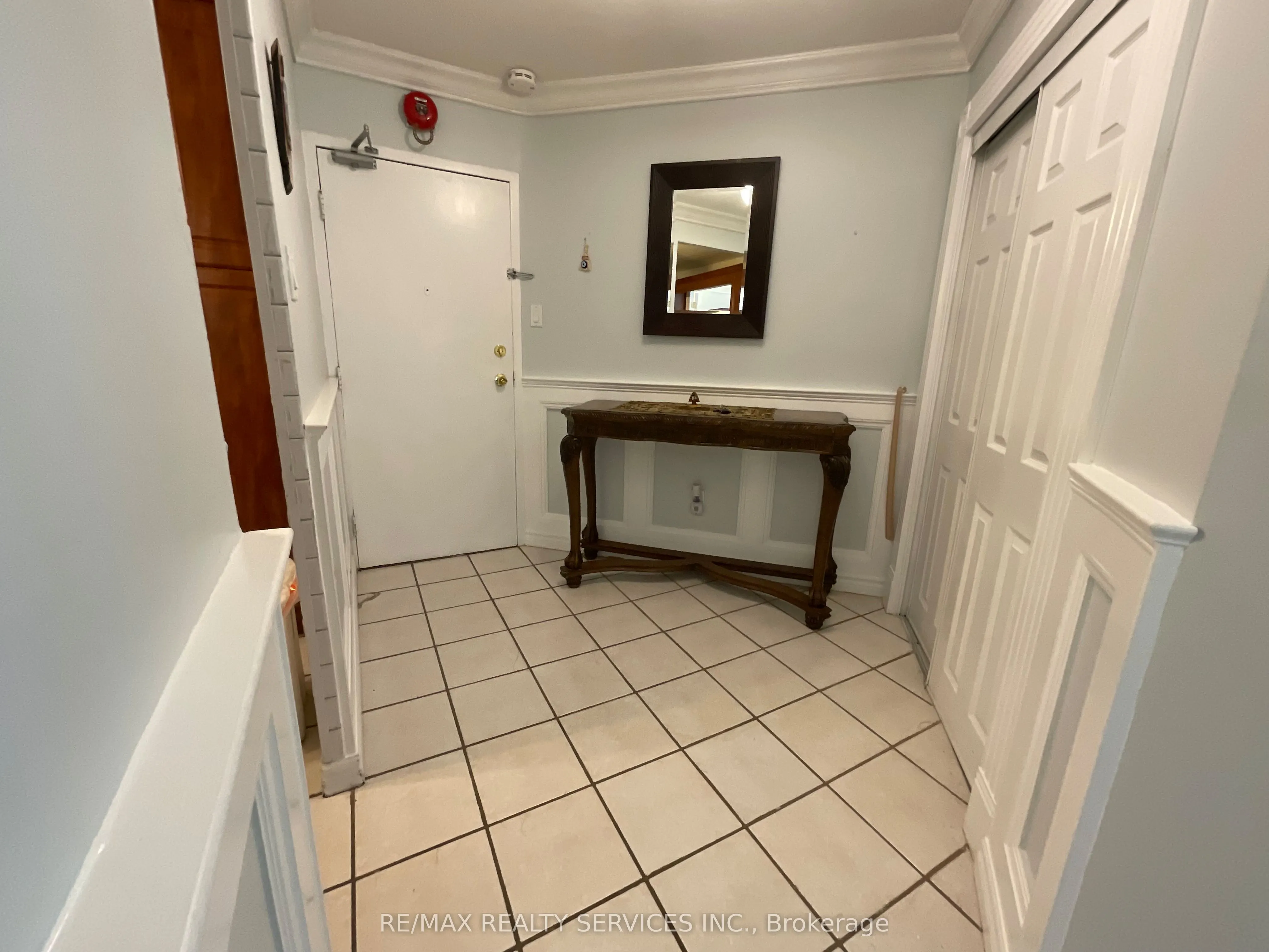 2323 Confederation Parkway, #706