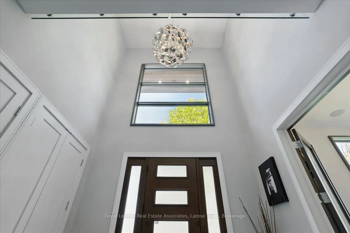 16 Maple Avenue S