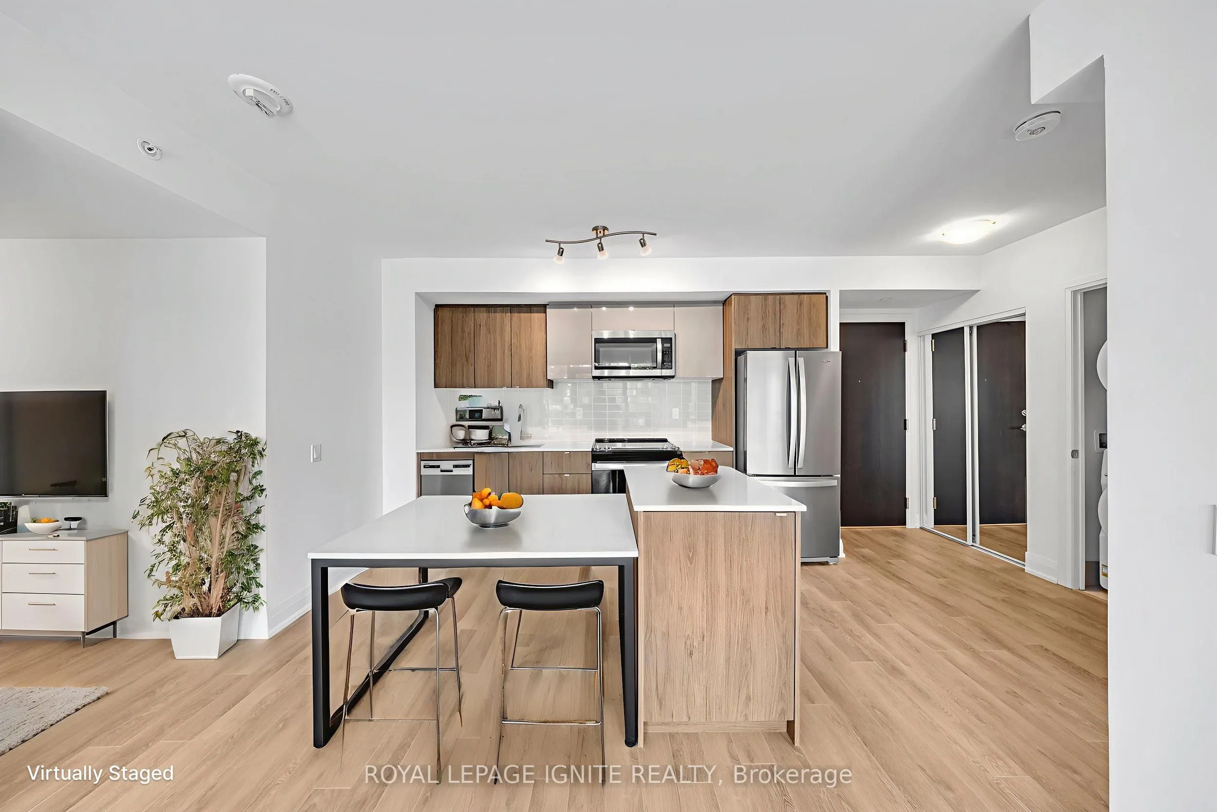 1461 Lawrence Avenue W, #304
