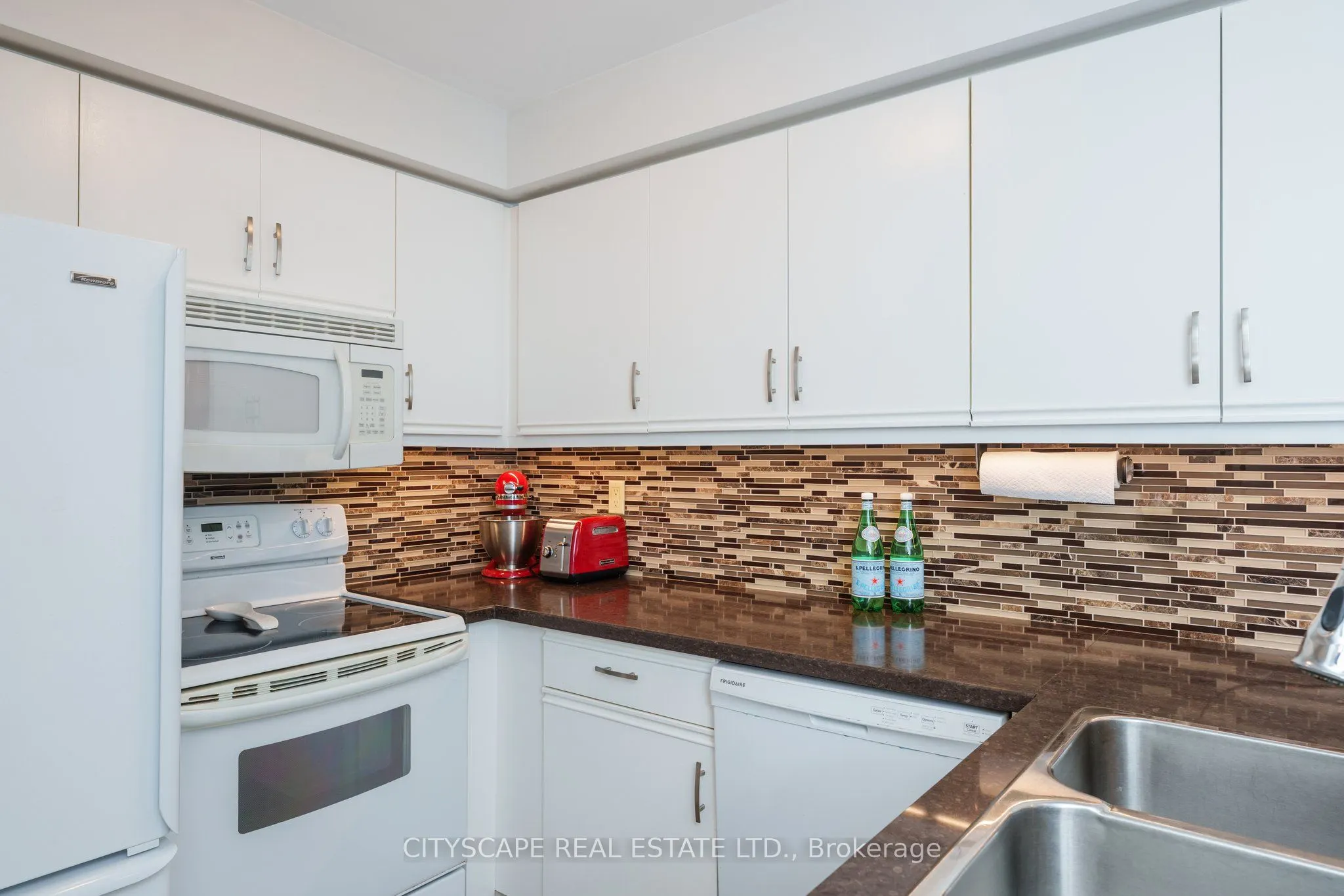 11 Robert Lane, #A
