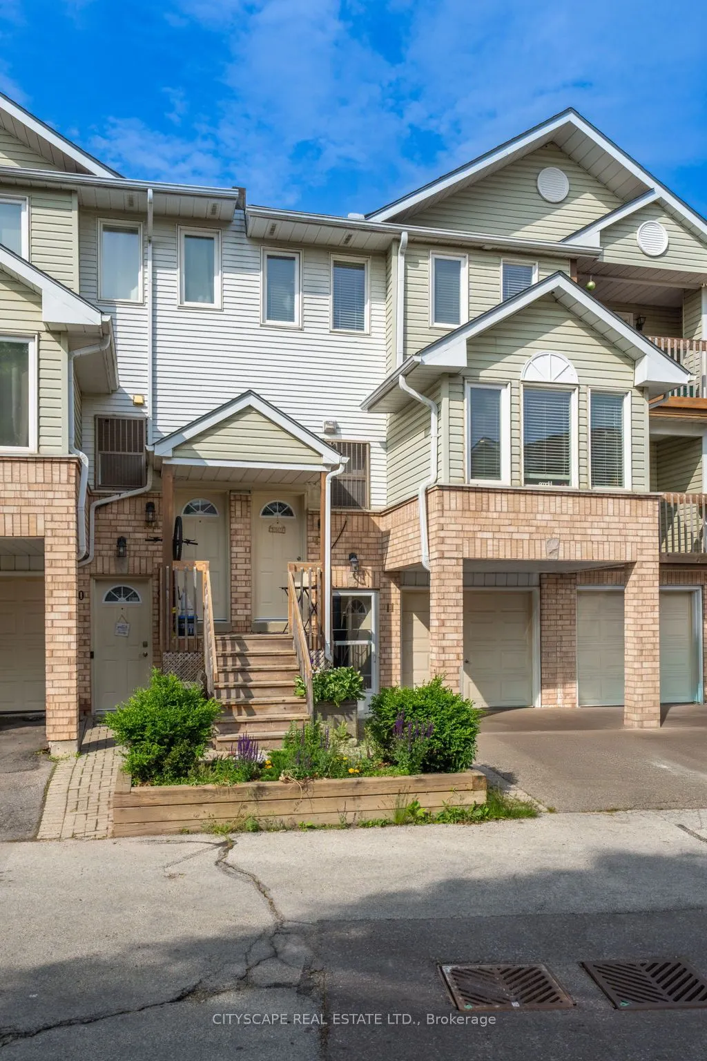 11 Robert Lane, #A