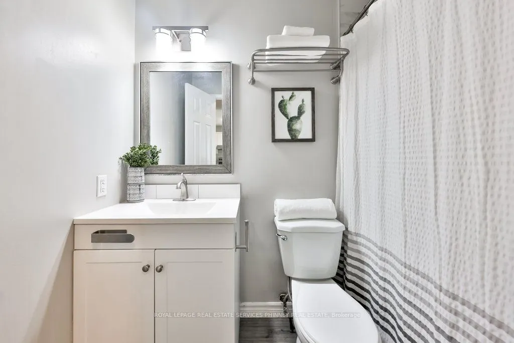 4198 Dundas Street W, #102