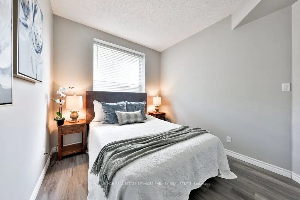 4198 Dundas Street W, #102