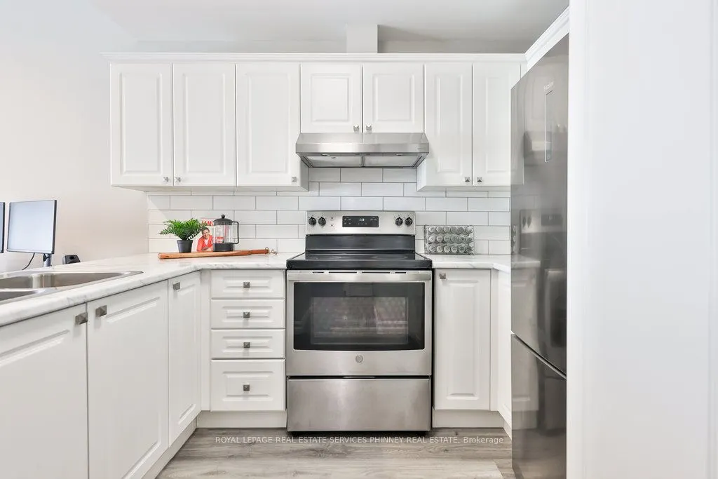 4198 Dundas Street W, #102