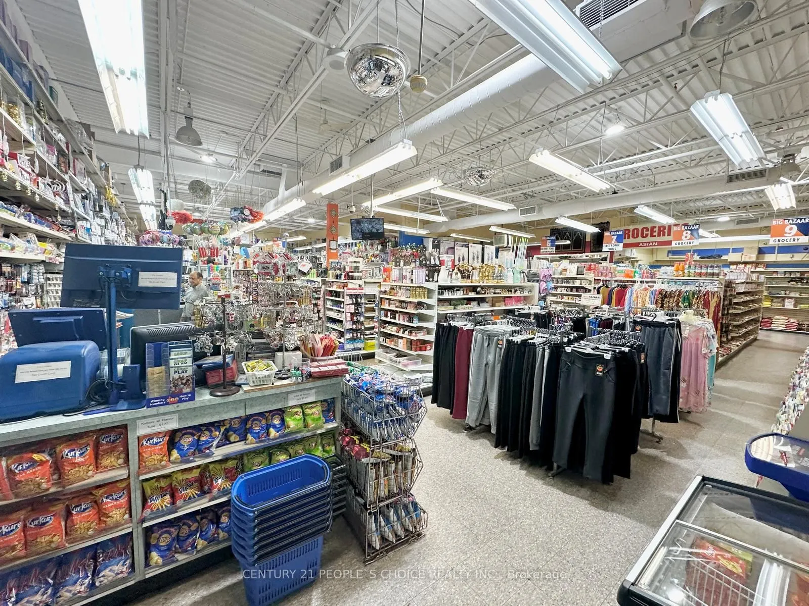 5602 Tenth Line W, #120,121