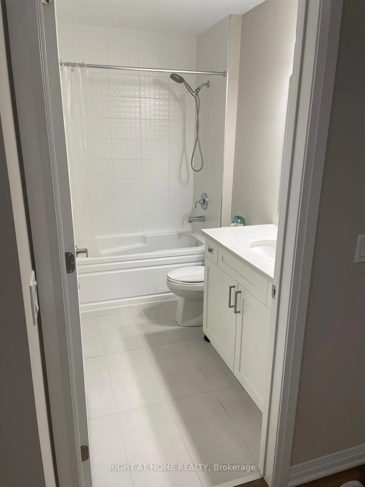 480 Gordon Krantz Avenue, #405