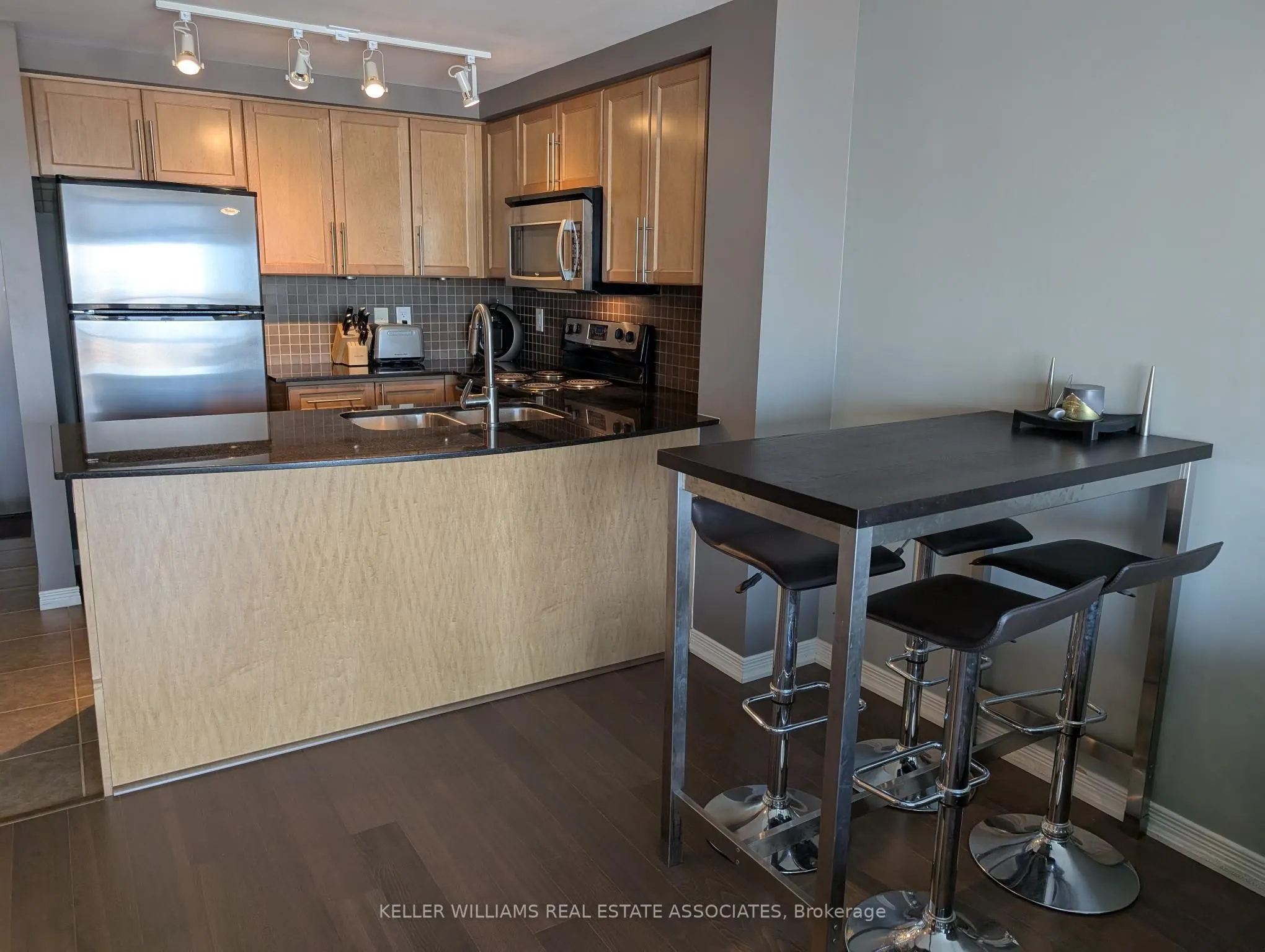 9 George Street N, #1603