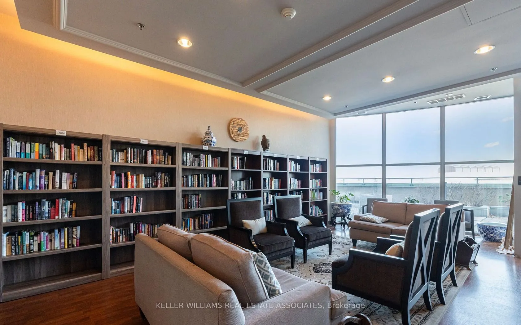 9 George Street N, #1603