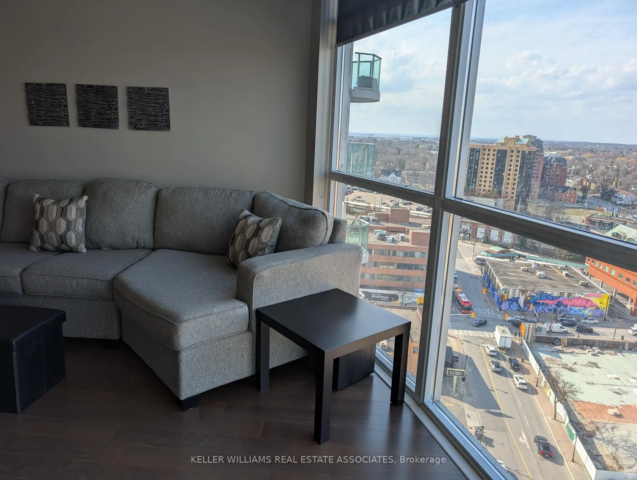 9 George Street N, #1603
