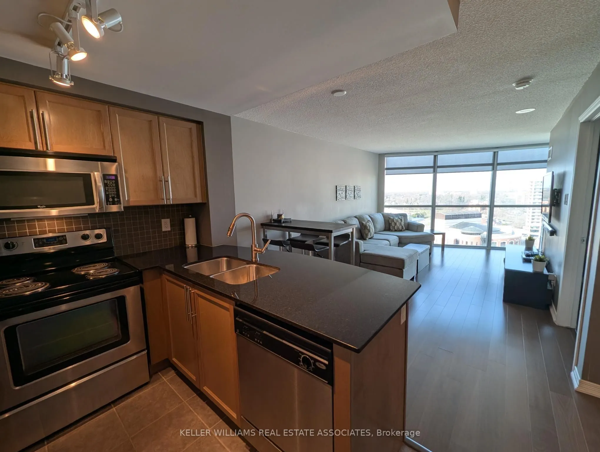 9 George Street N, #1603