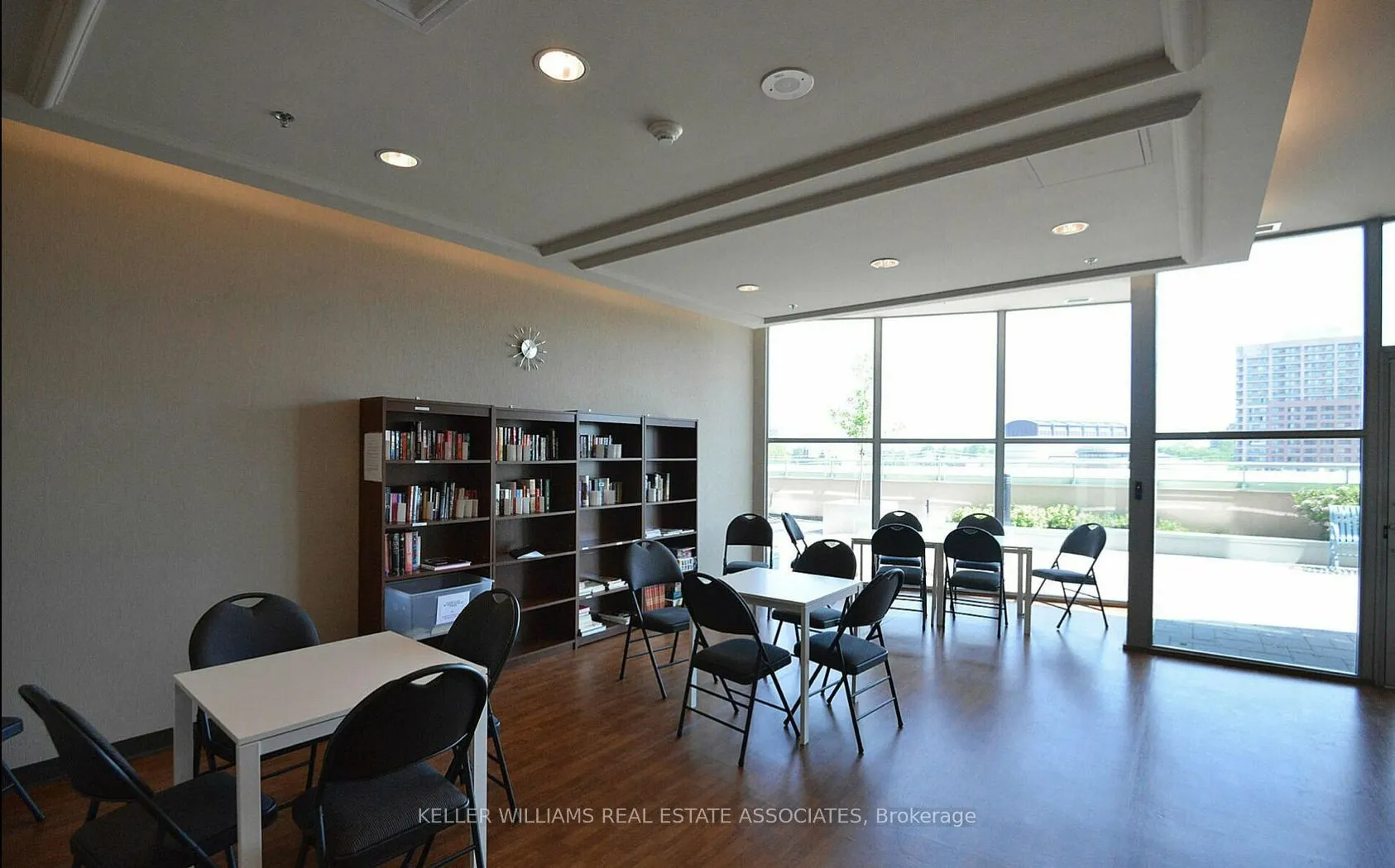 9 George Street N, #1603