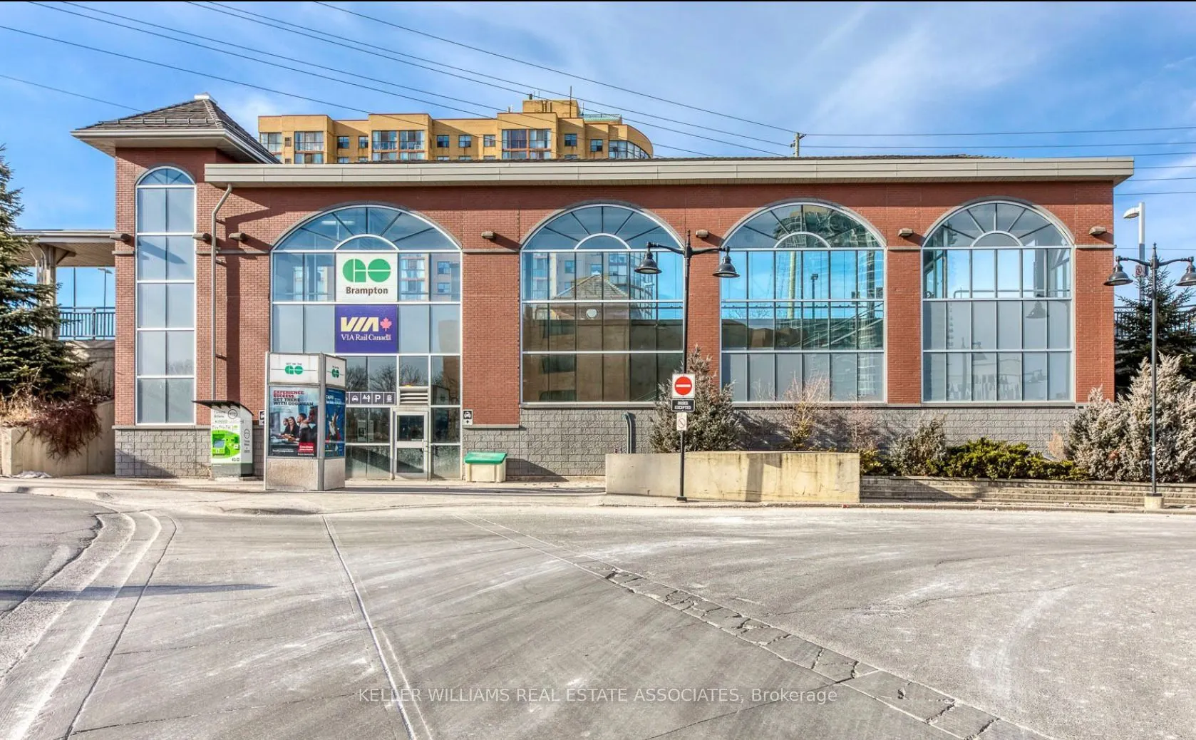 9 George Street N, #1603