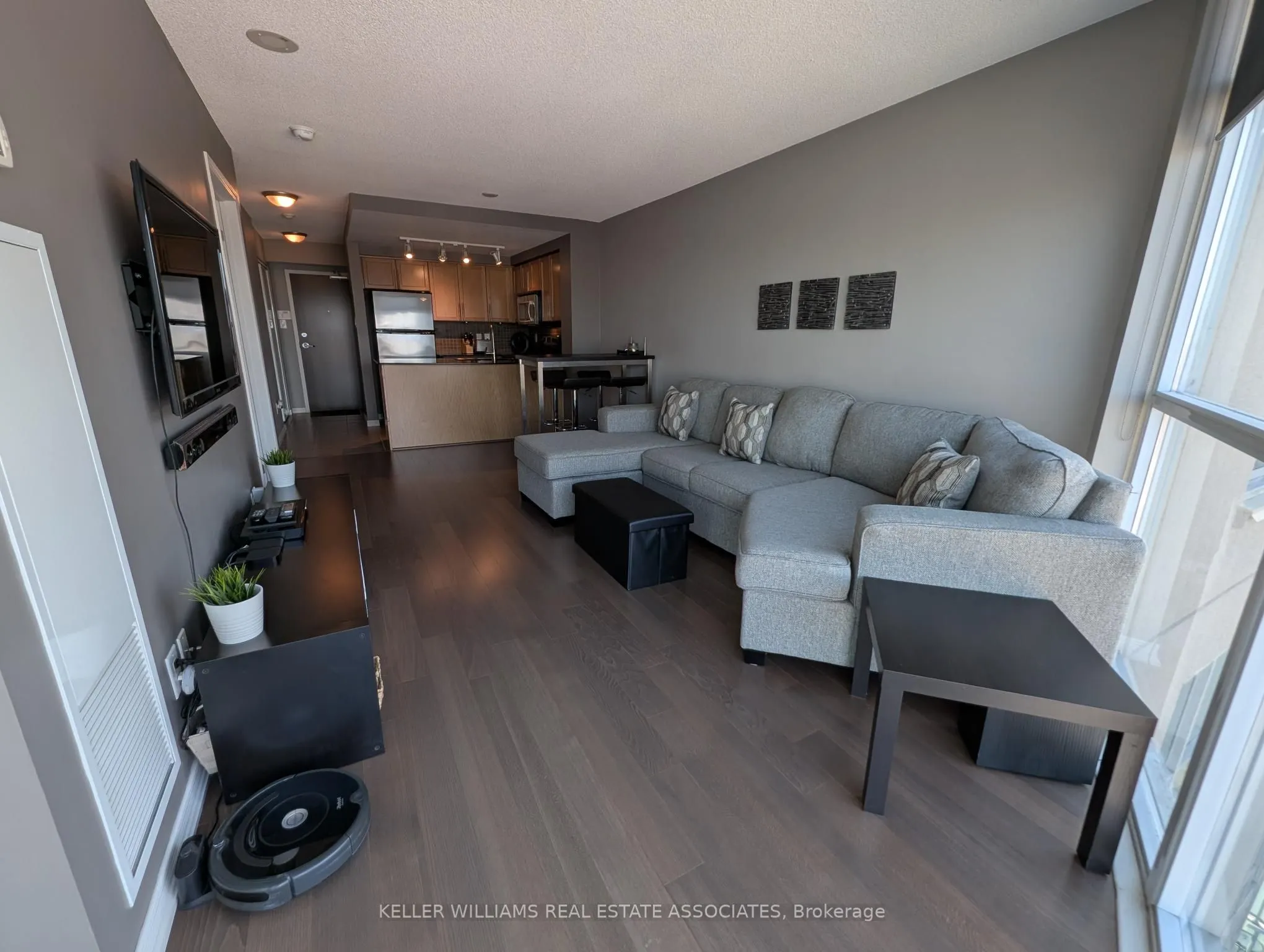 9 George Street N, #1603