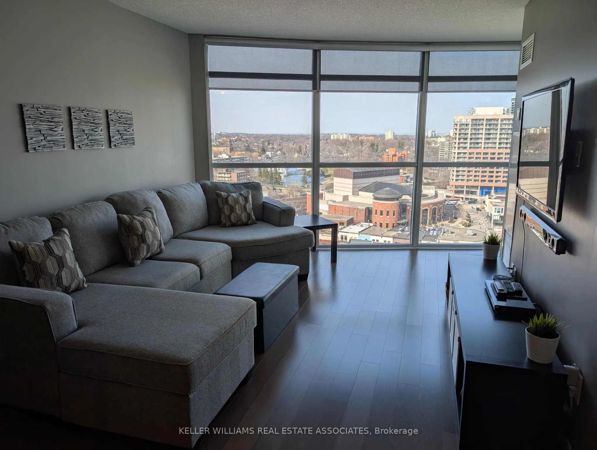 9 George Street N, #1603