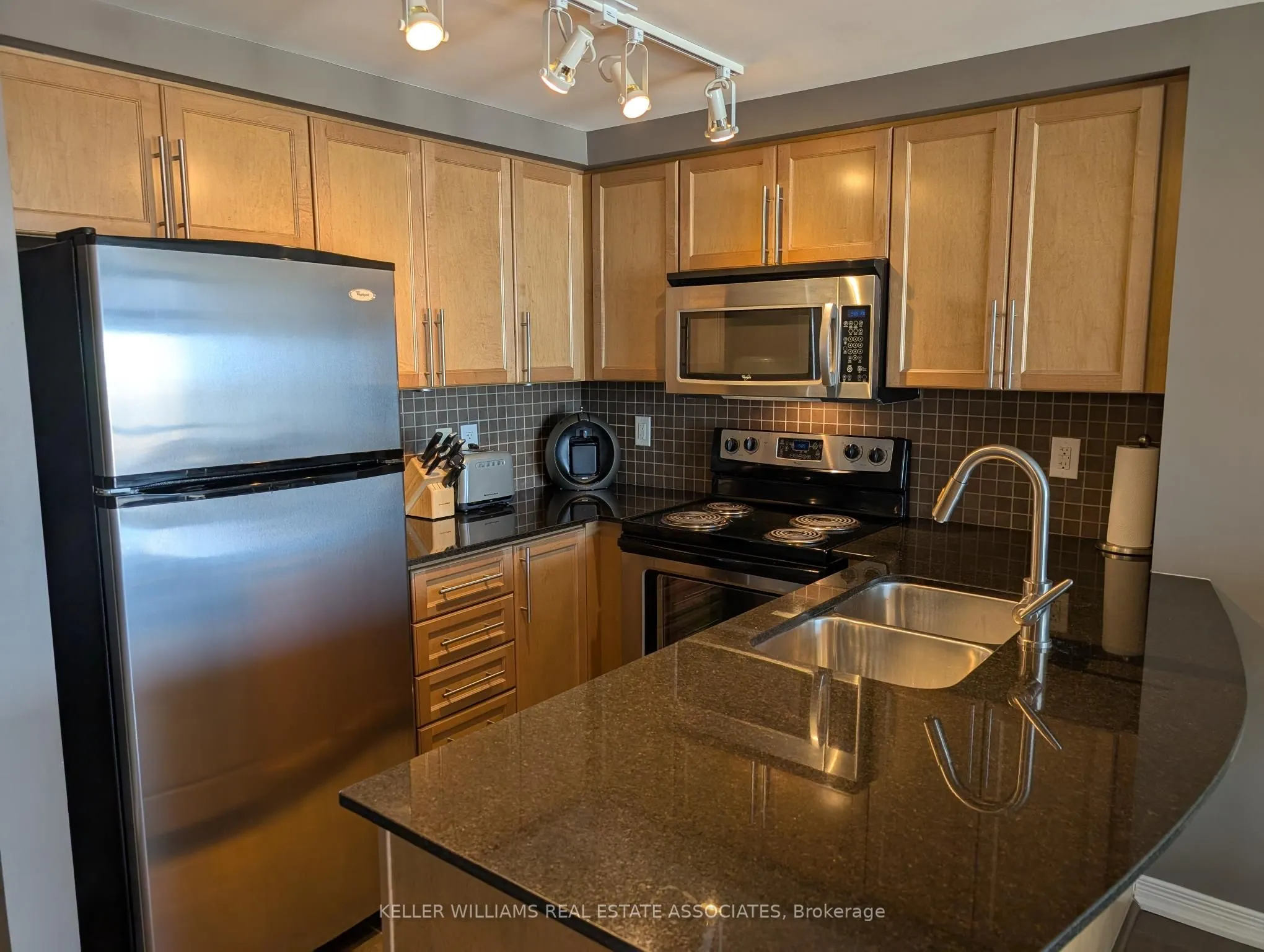 9 George Street N, #1603