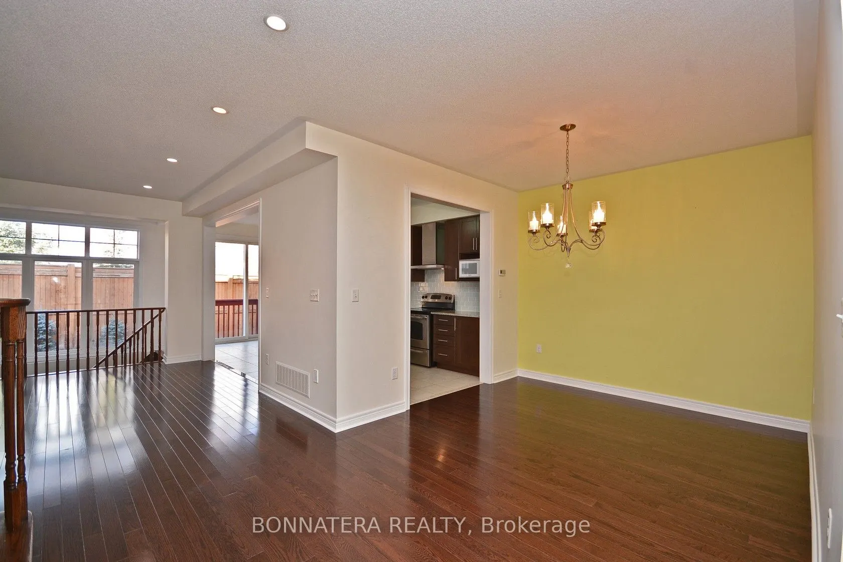 3275 Stalybridge Drive, #19