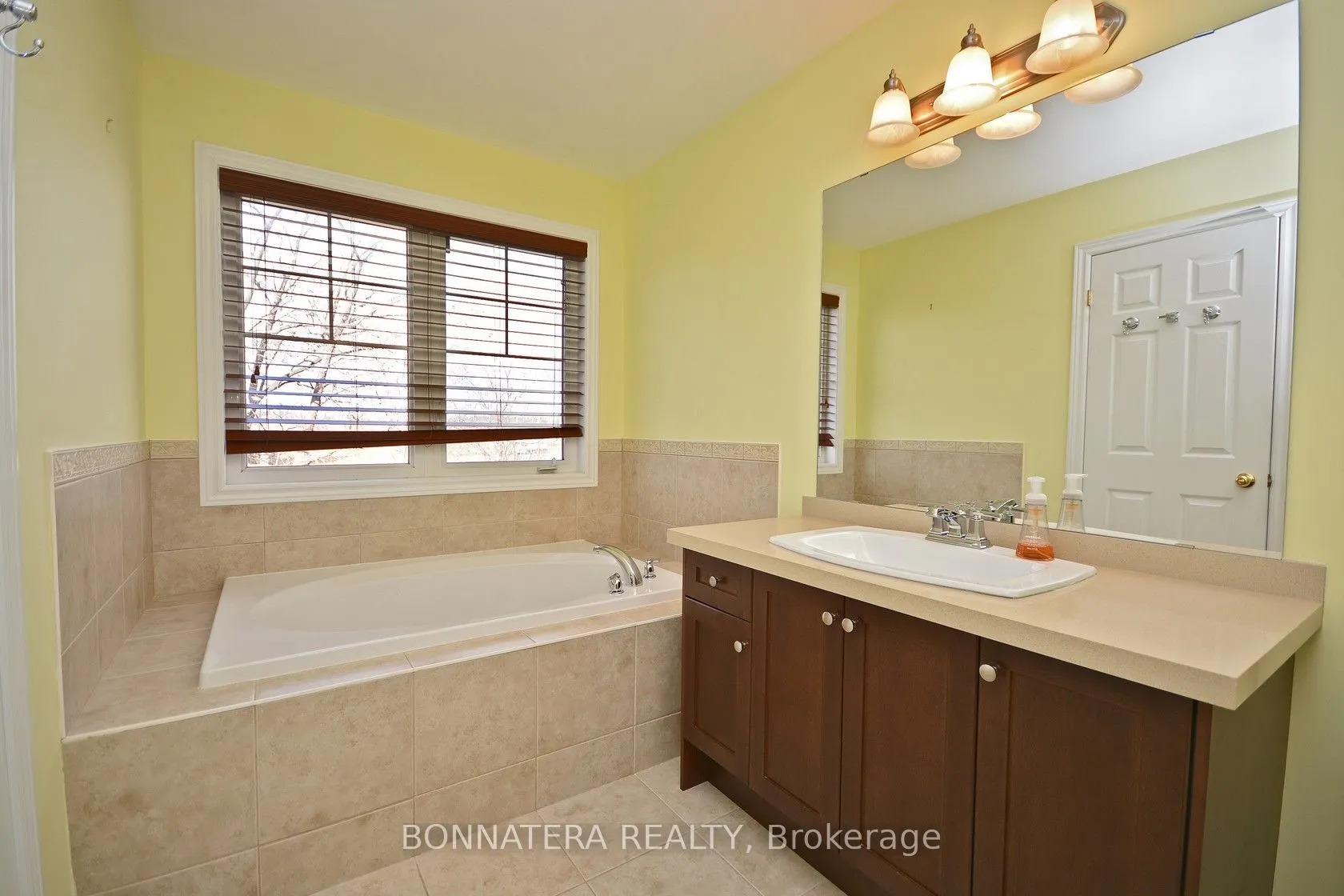 3275 Stalybridge Drive, #19