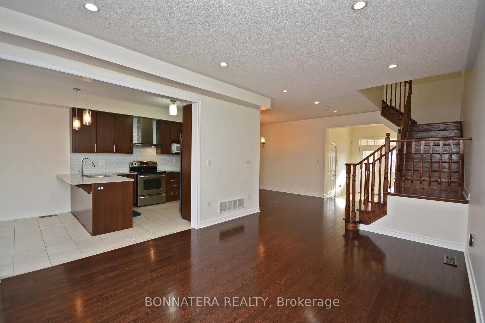 3275 Stalybridge Drive, #19