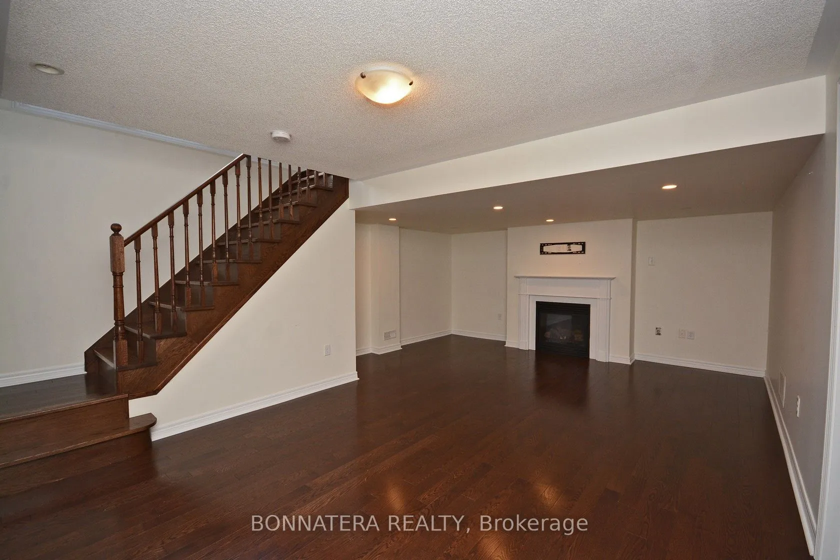 3275 Stalybridge Drive, #19