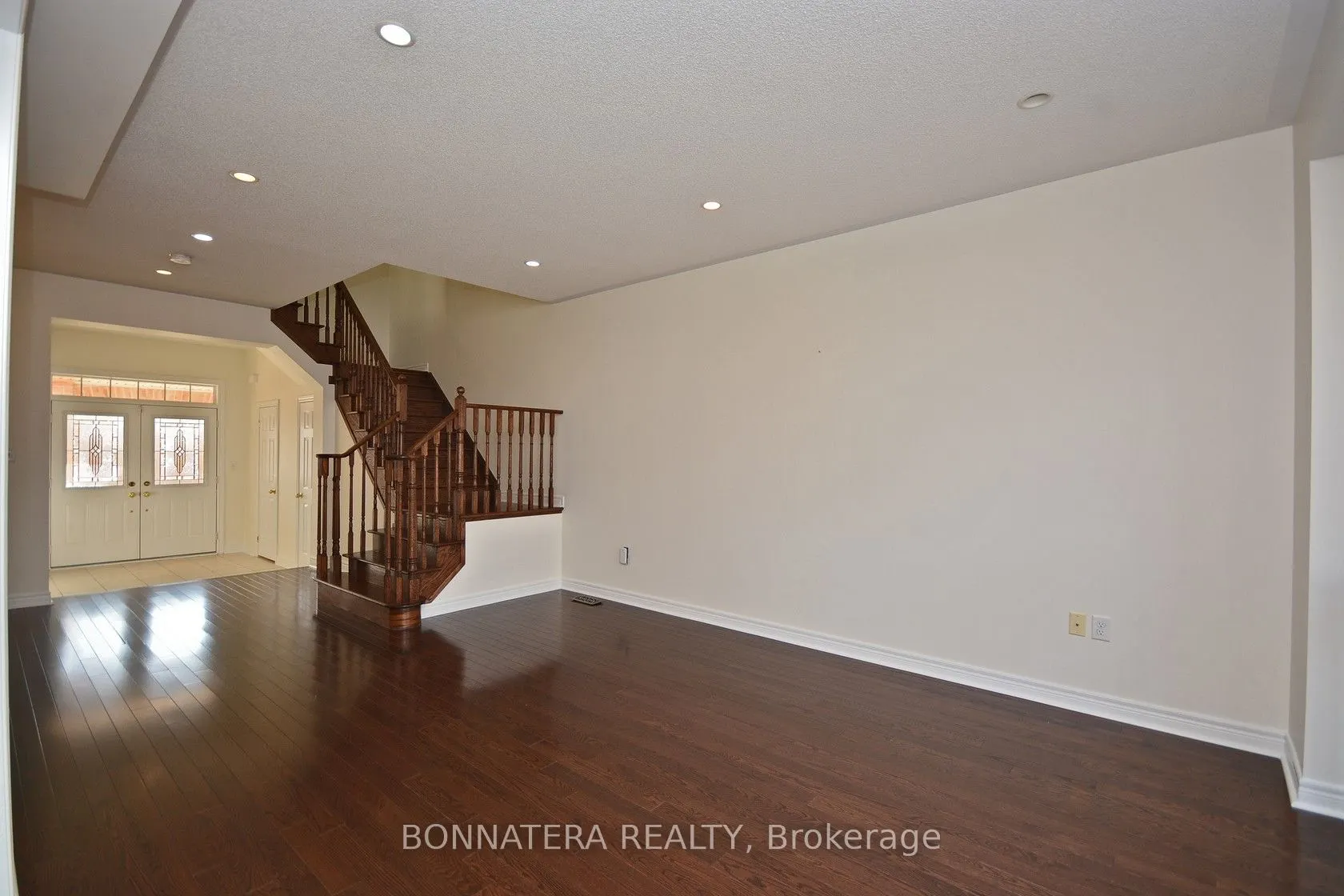 3275 Stalybridge Drive, #19