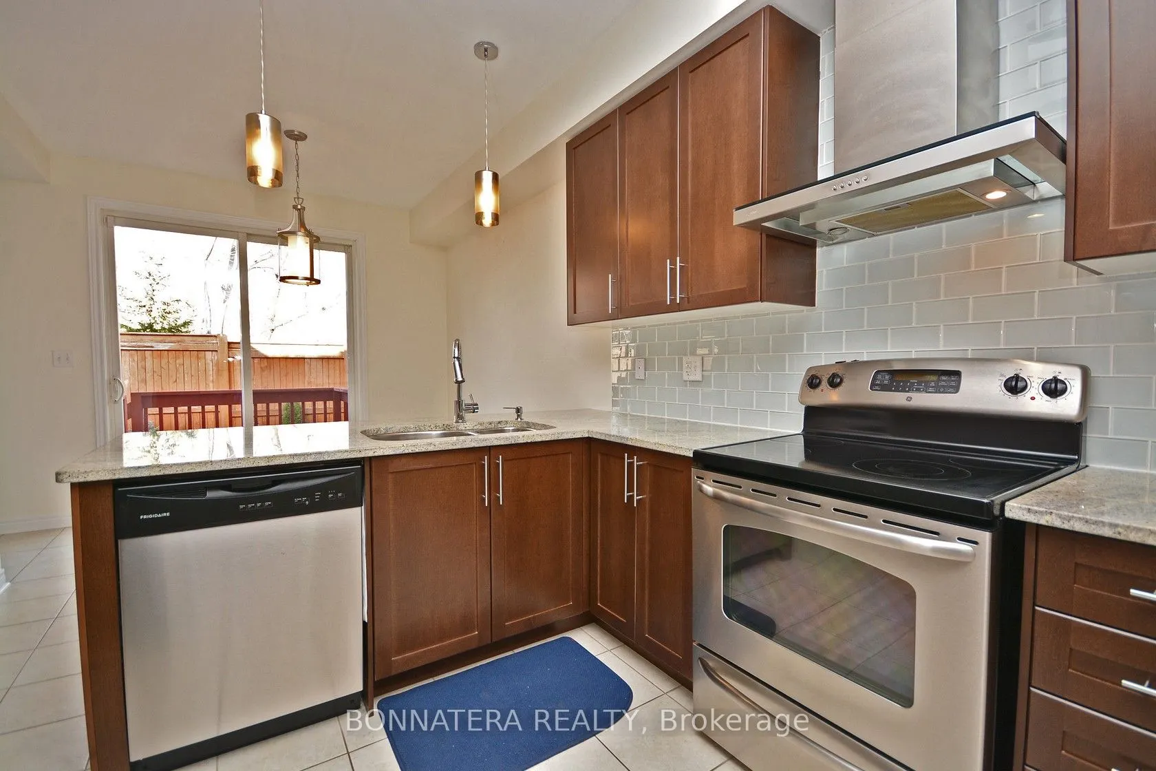 3275 Stalybridge Drive, #19