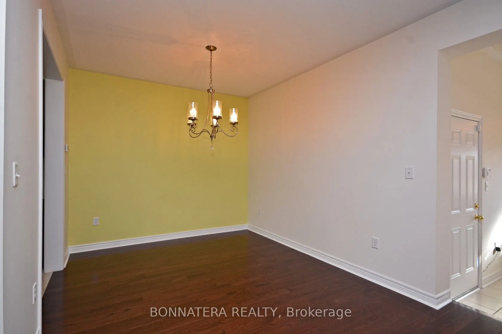 3275 Stalybridge Drive, #19