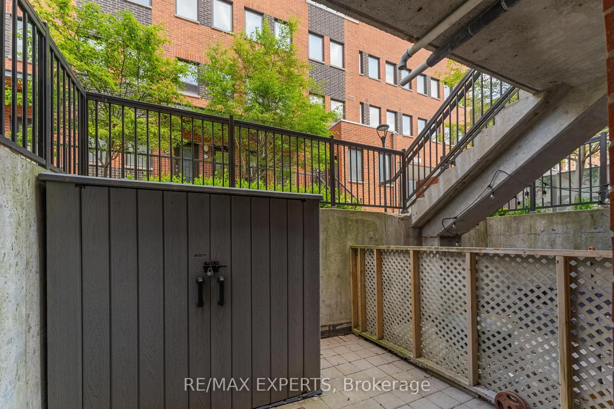 871 Wilson Avenue, #6