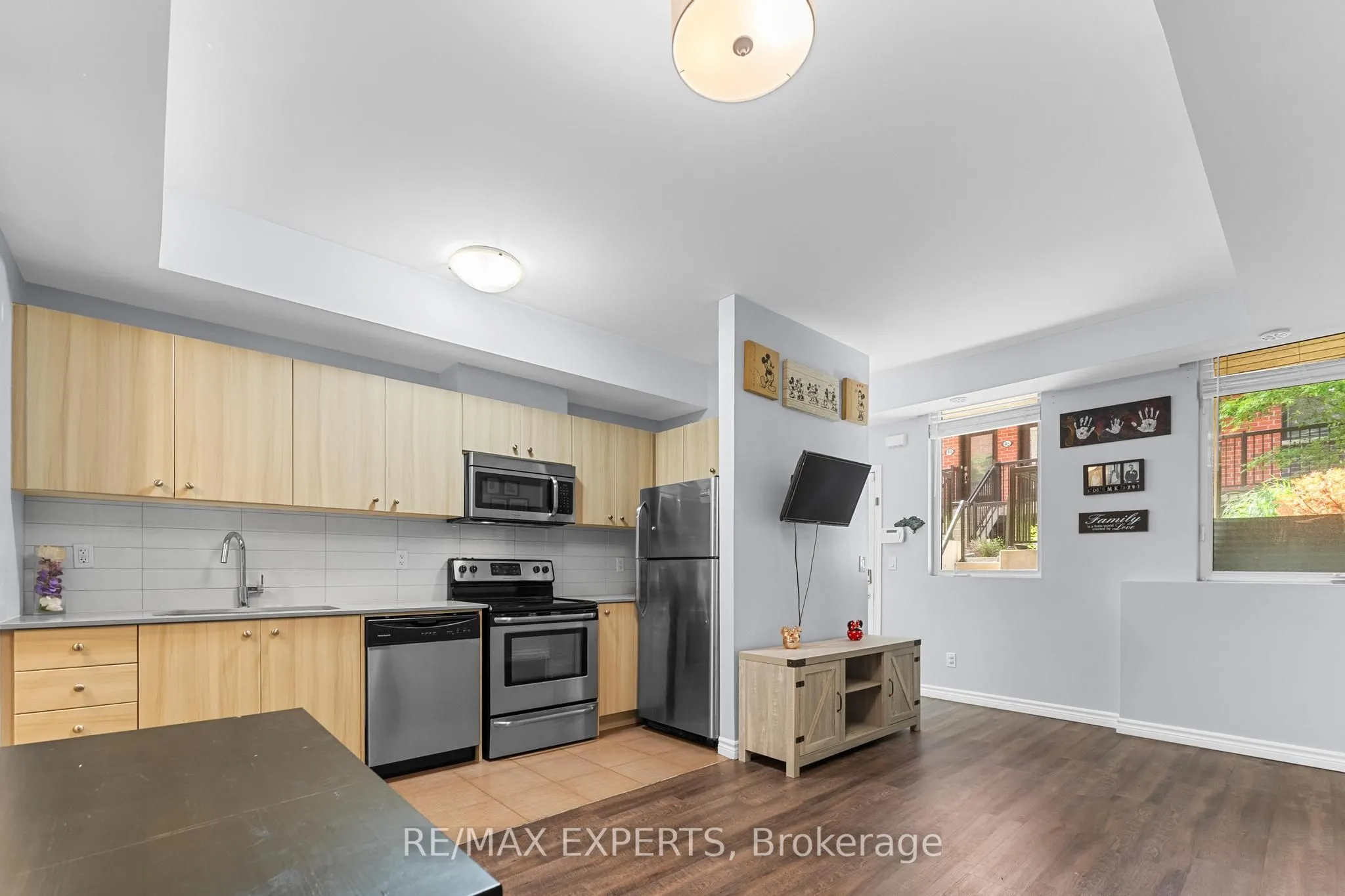 871 Wilson Avenue, #6