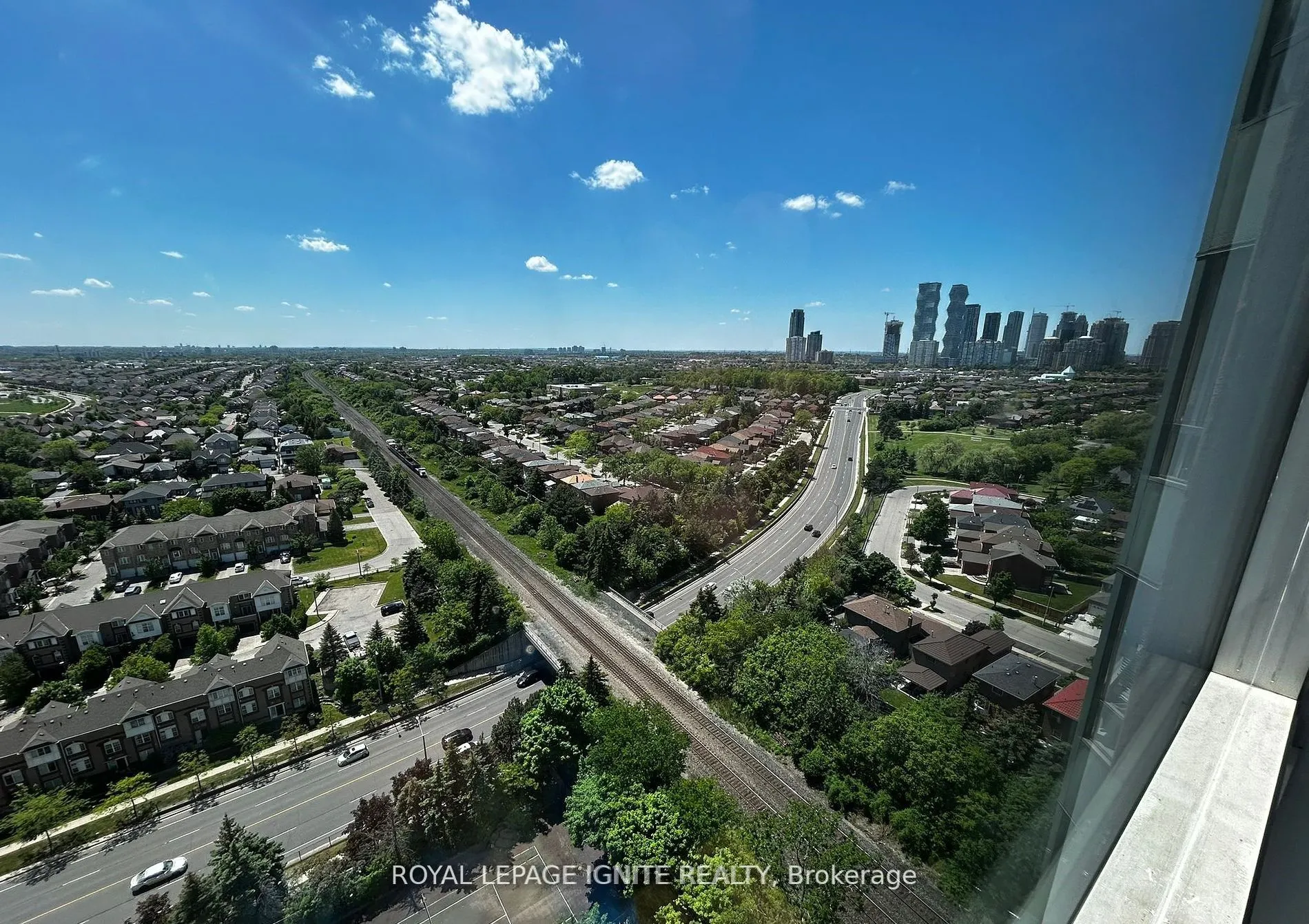 135 Hillcrest Avenue, #1104