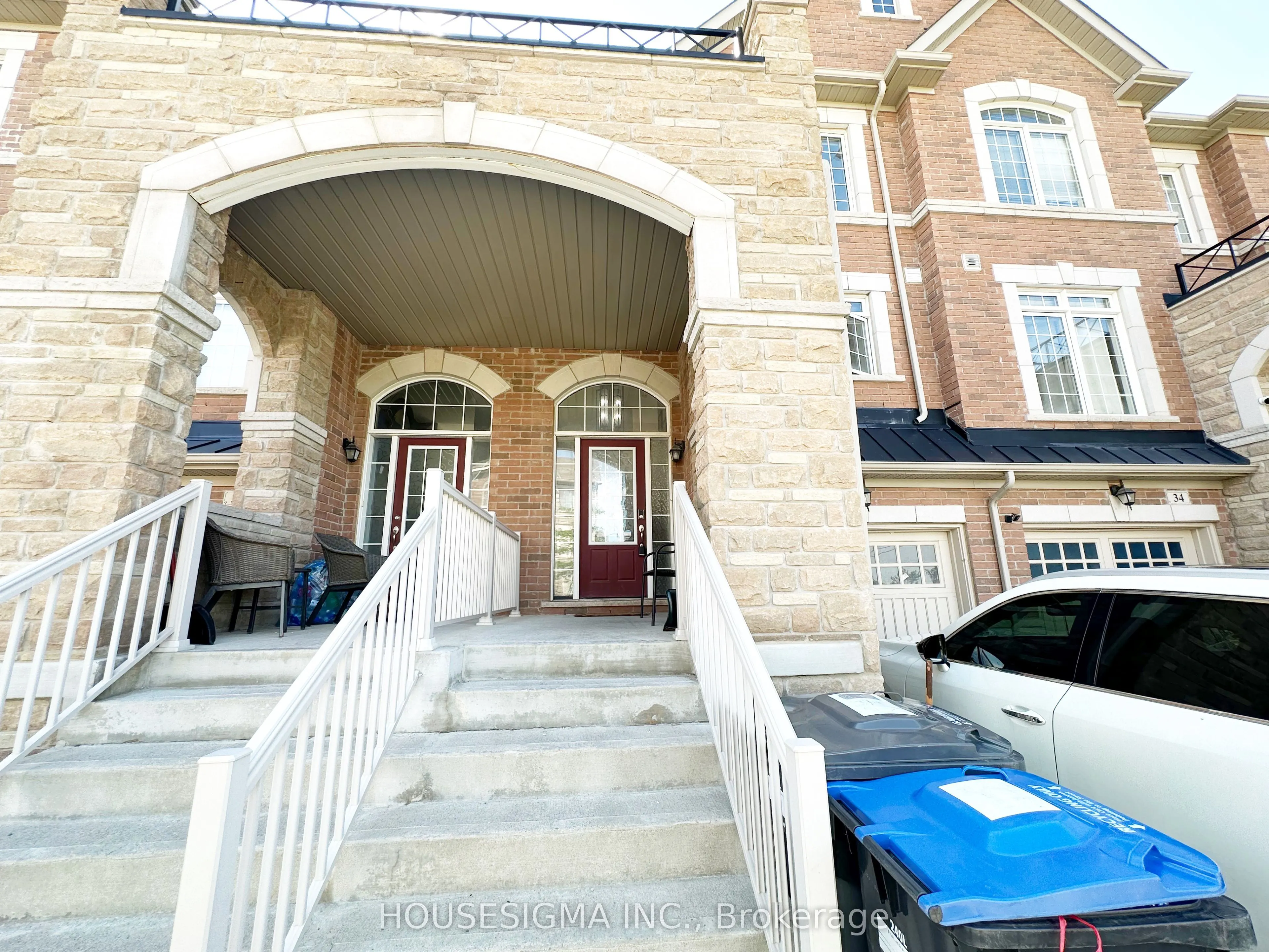 32 Rockman Crescent