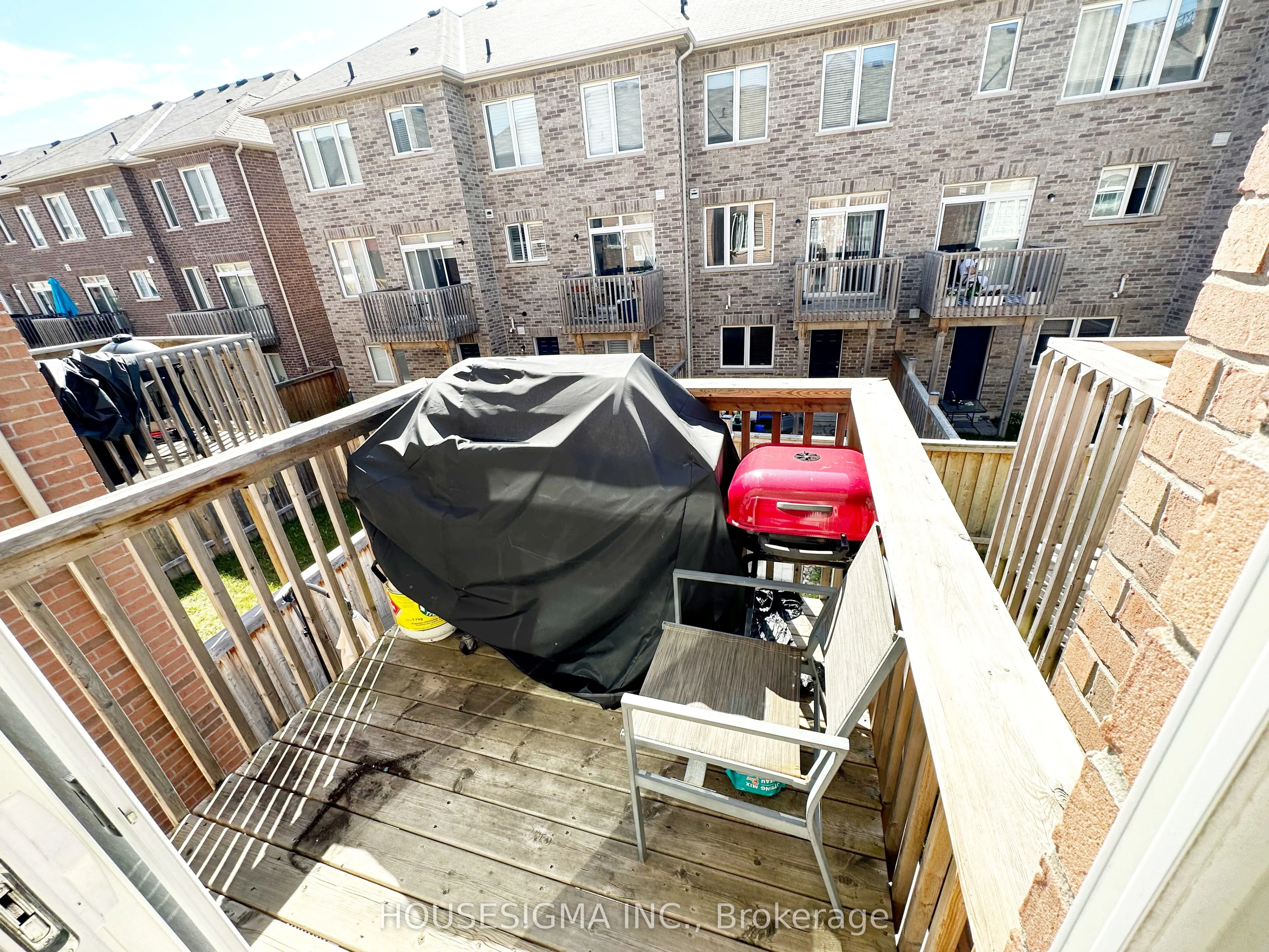 32 Rockman Crescent