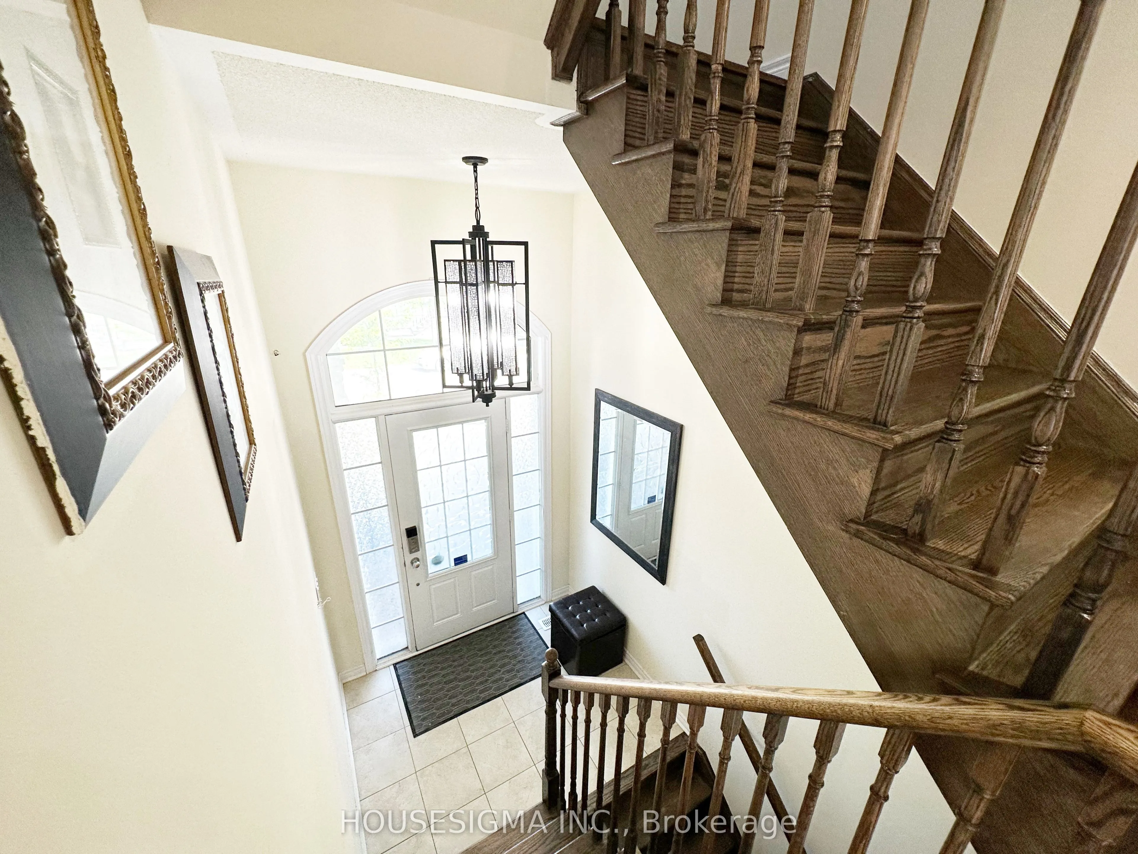 32 Rockman Crescent