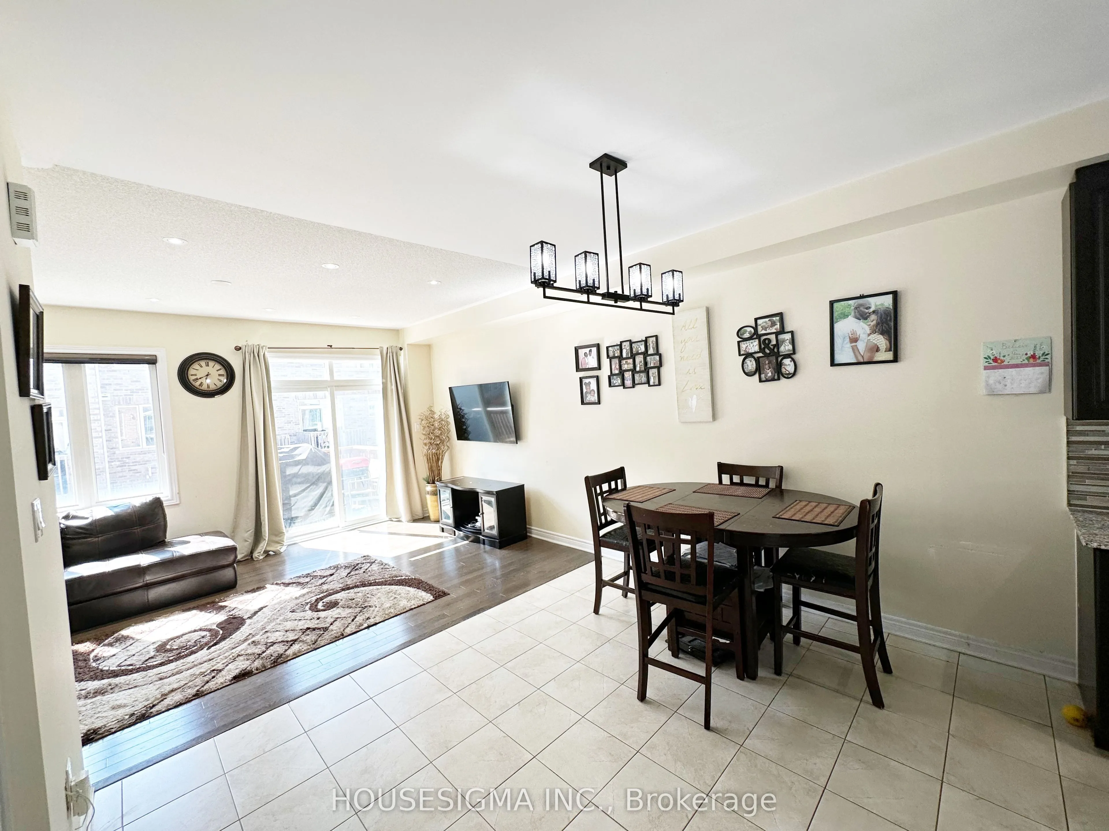 32 Rockman Crescent