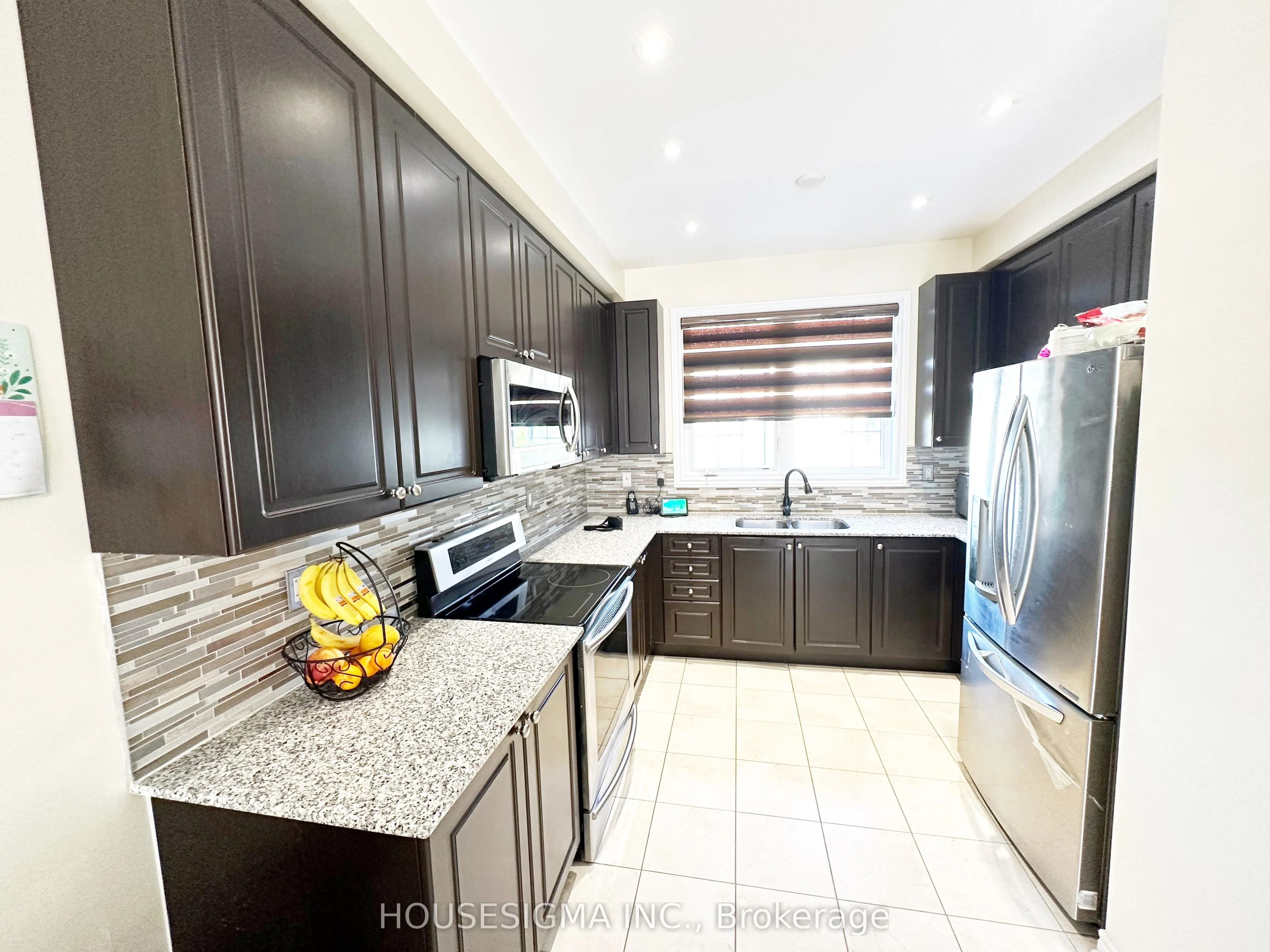 32 Rockman Crescent