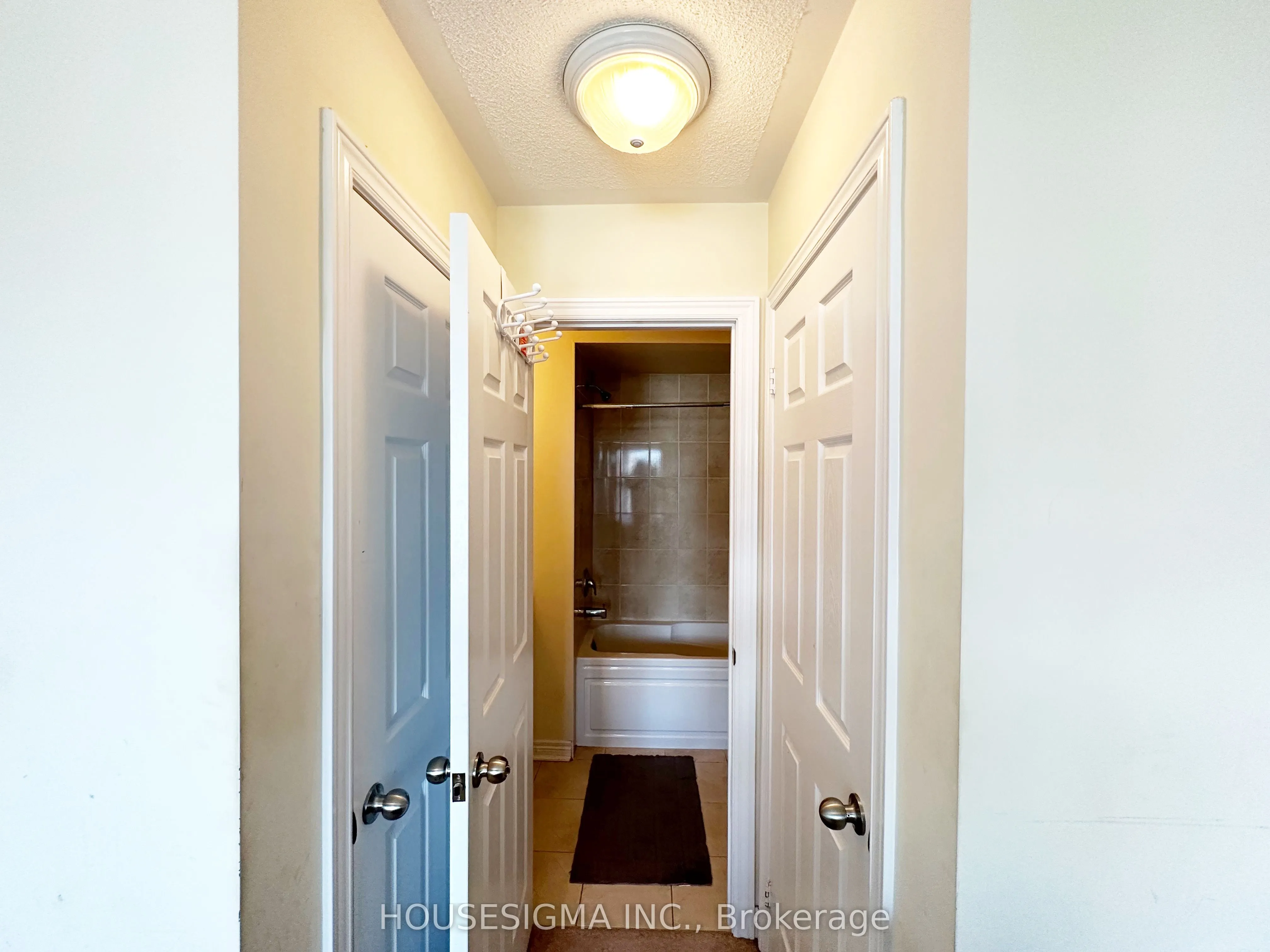 32 Rockman Crescent