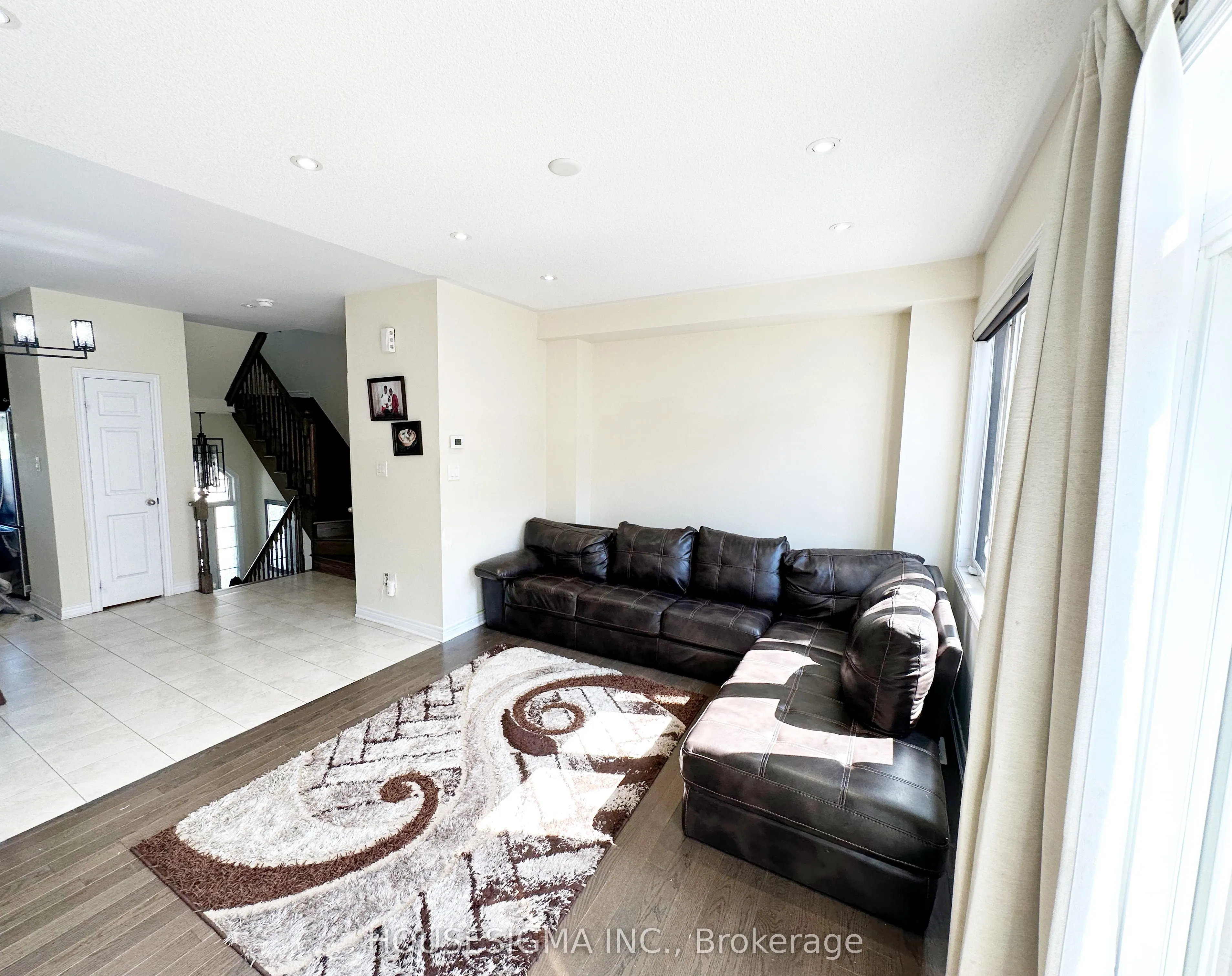 32 Rockman Crescent