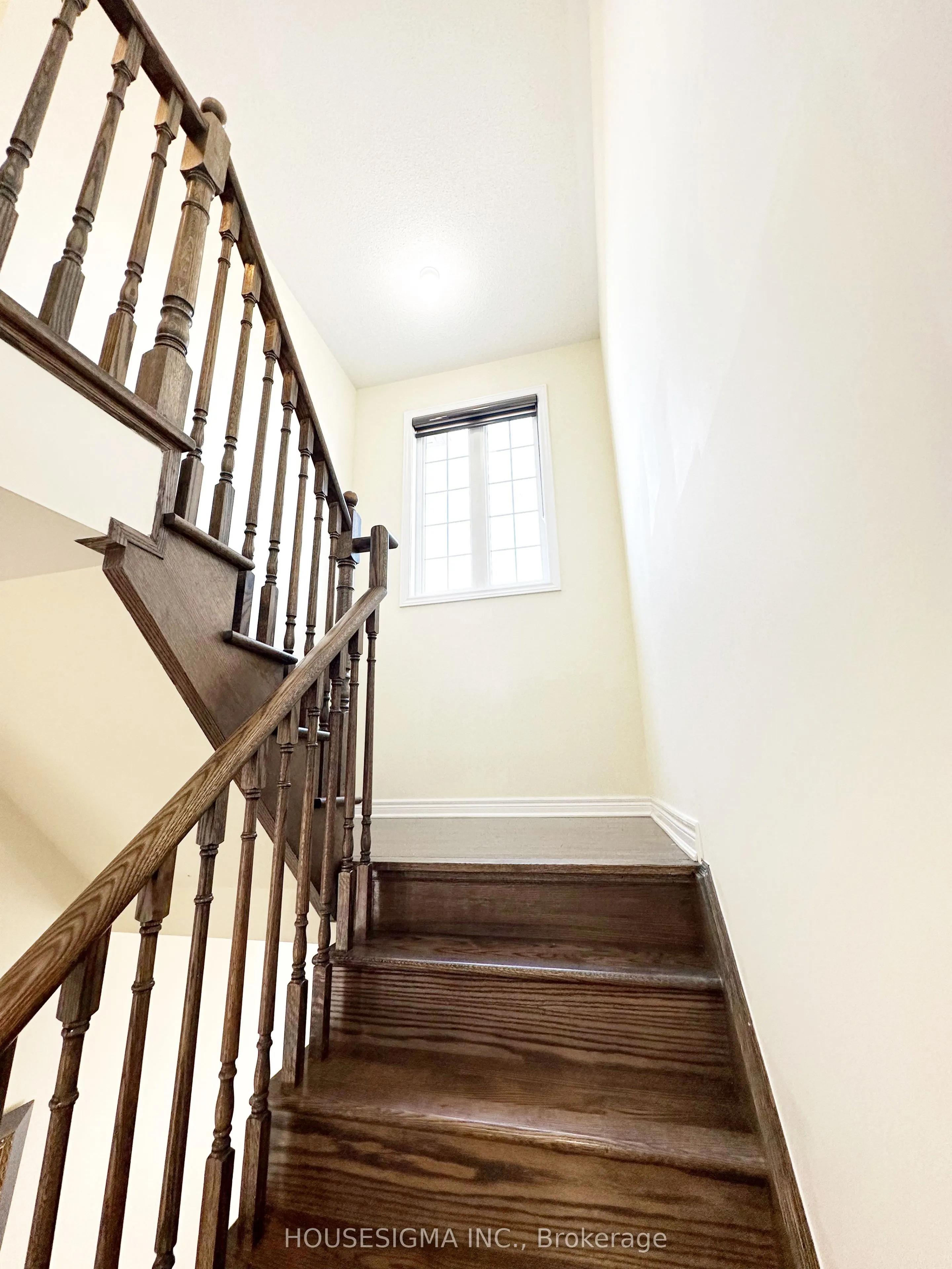 32 Rockman Crescent