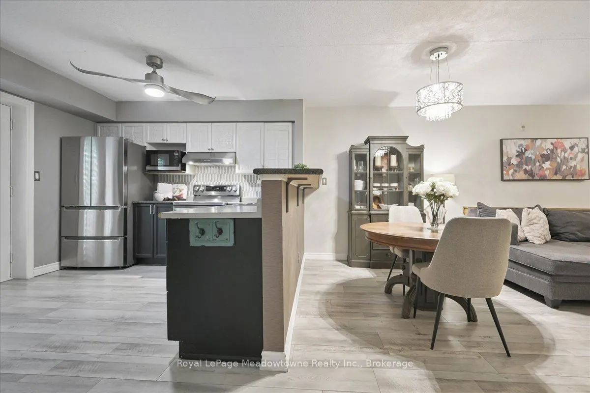 1450 Bishops Gate, #105